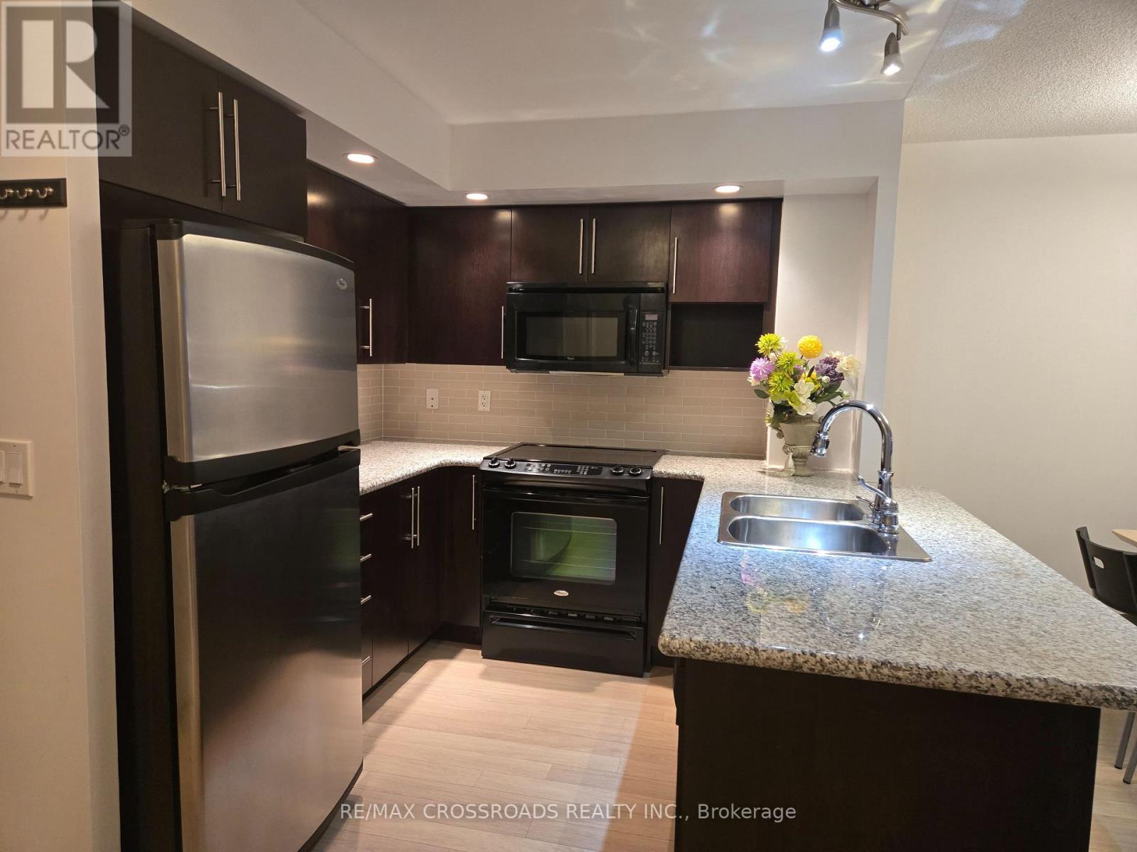 659 - 23 Cox Boulevard, Markham, Ontario  L3R 7Z9 - Photo 5 - N12477460