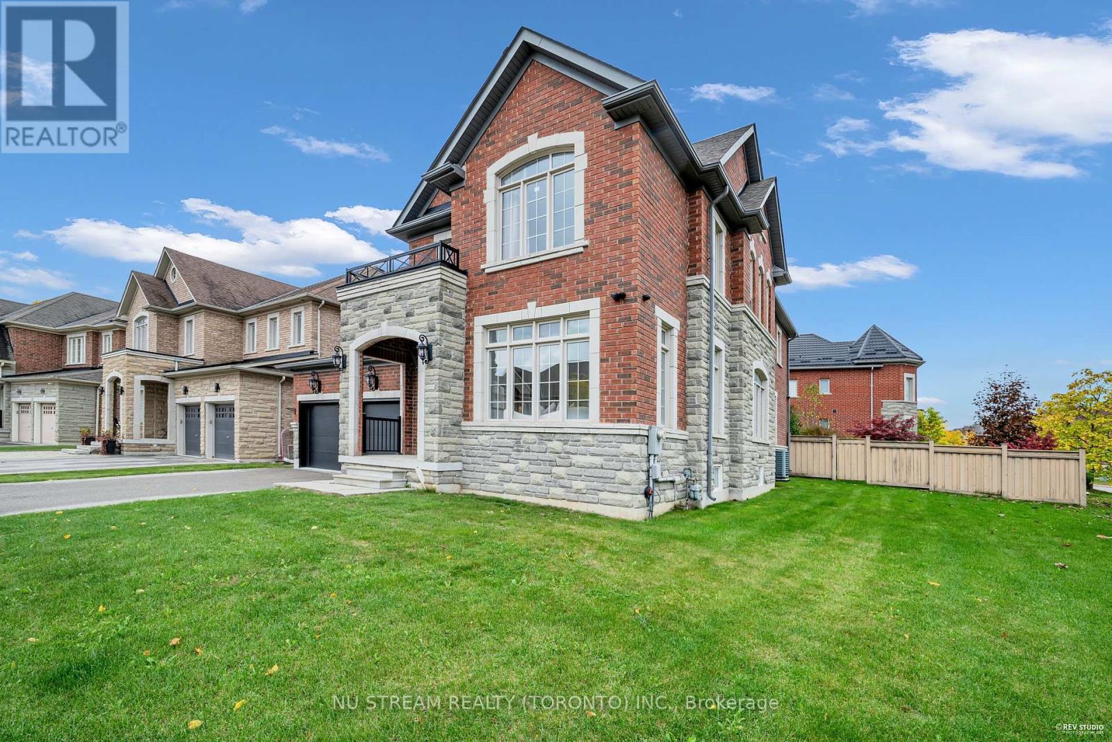 237 Upper Post Road, Vaughan, Ontario  L6A 4K1 - Photo 2 - N12477488