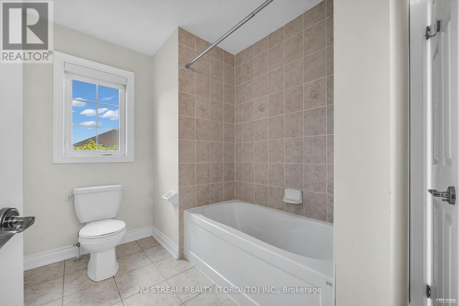 237 Upper Post Road, Vaughan, Ontario  L6A 4K1 - Photo 23 - N12477488