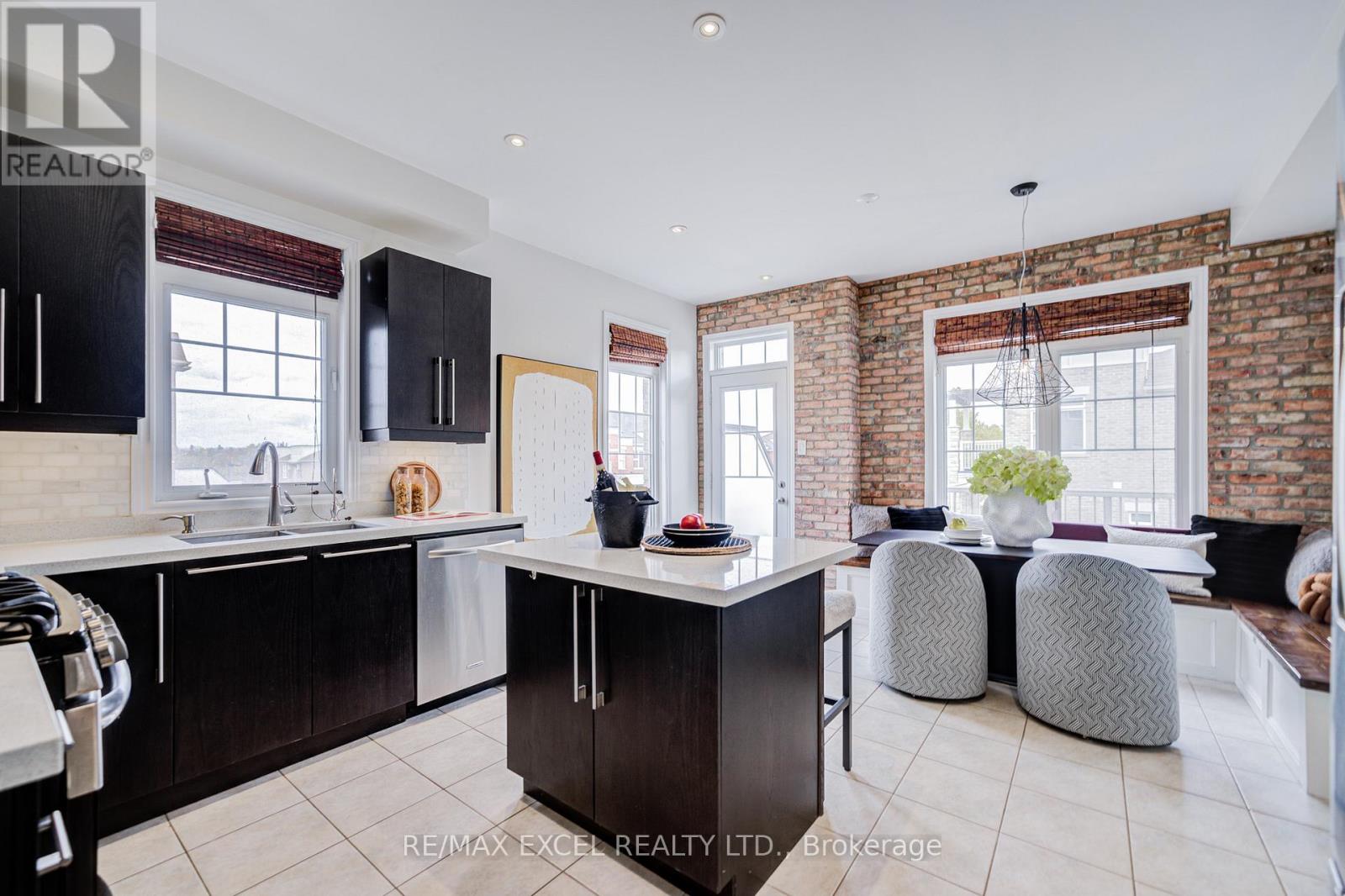 301 Delray Drive, Markham, Ontario  L6E 0P8 - Photo 13 - N12477492