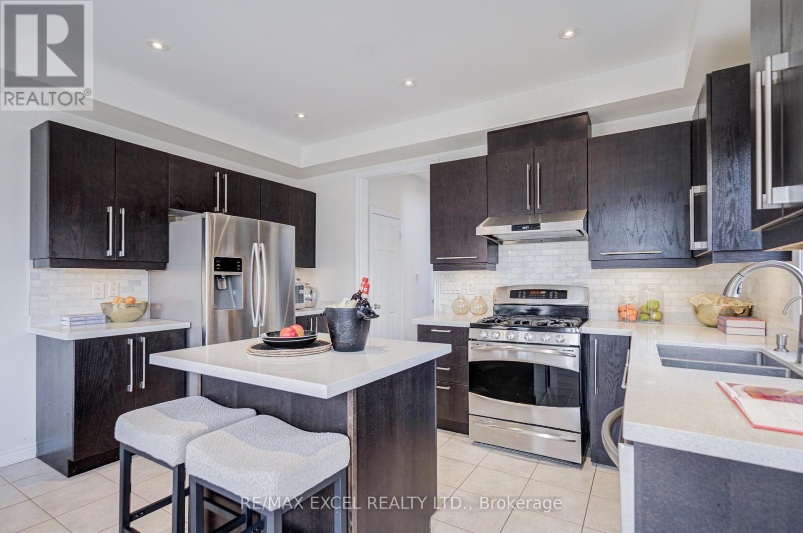 301 Delray Drive, Markham, Ontario  L6E 0P8 - Photo 15 - N12477492