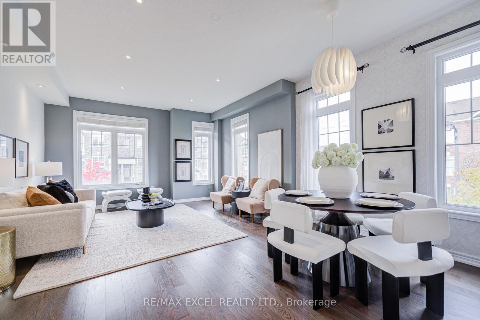 301 Delray Drive, Markham, Ontario  L6E 0P8 - Photo 4 - N12477492