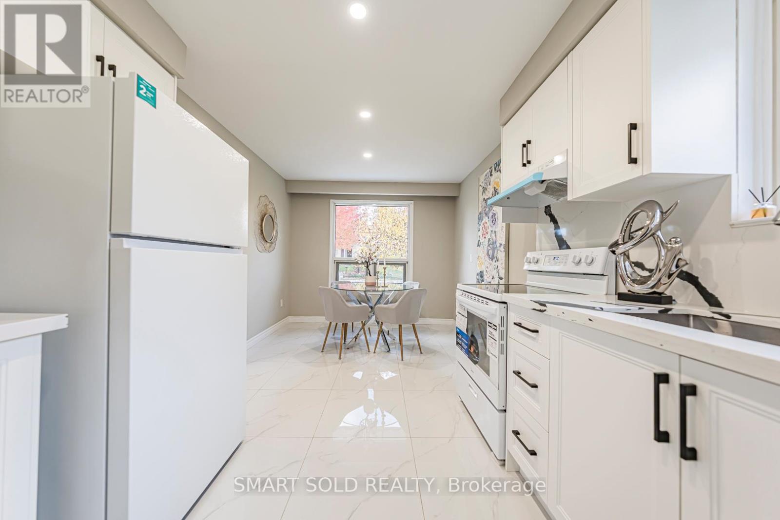 109 Meadowbank Road, Newmarket, Ontario  L3Y 2Z1 - Photo 24 - N12477499