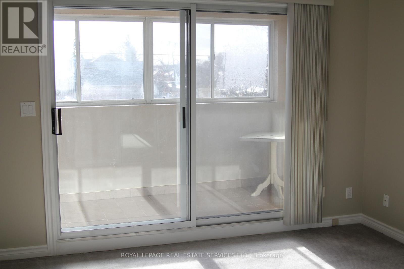 1285a St Clair Avenue W, Toronto, Ontario  M6E 1B8 - Photo 4 - W12477389