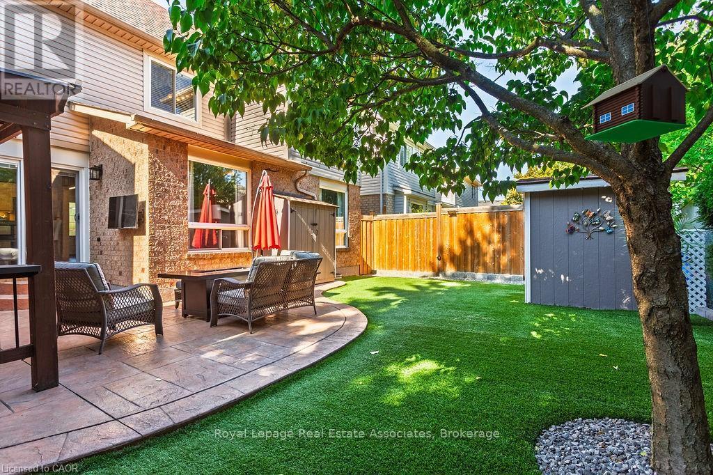 2221 Bluegrass Lane, Burlington, Ontario  L7L 6L5 - Photo 17 - W12477399