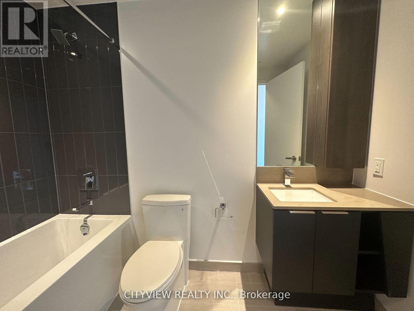 5810 - 3900 Confederatin Parkway, Mississauga, Ontario  L5B 0M3 - Photo 16 - W12477405