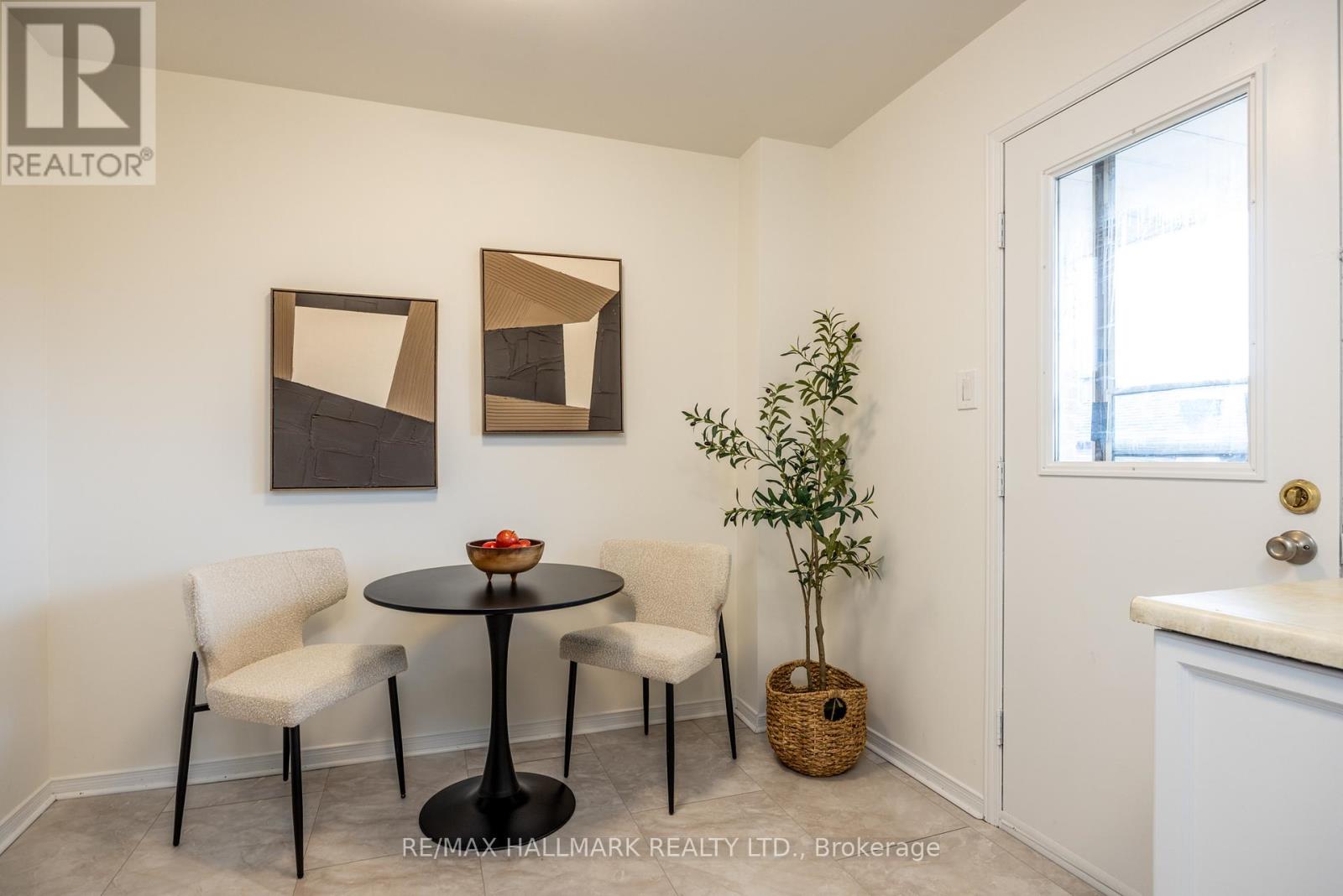 12 Outlook Garden Boulevard, Toronto, Ontario  M6N 4Z4 - Photo 13 - W12477415