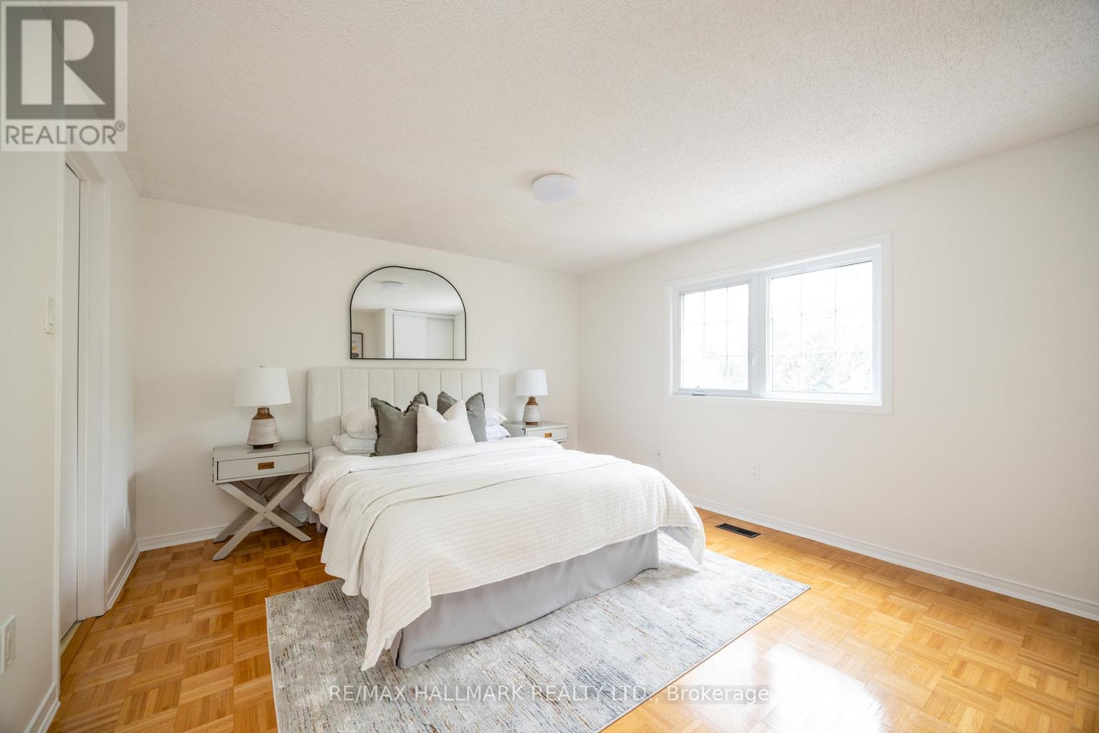 12 Outlook Garden Boulevard, Toronto, Ontario  M6N 4Z4 - Photo 15 - W12477415