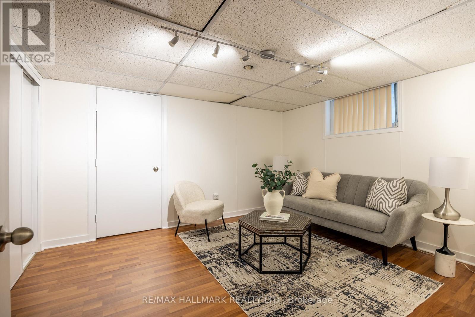 12 Outlook Garden Boulevard, Toronto, Ontario  M6N 4Z4 - Photo 23 - W12477415
