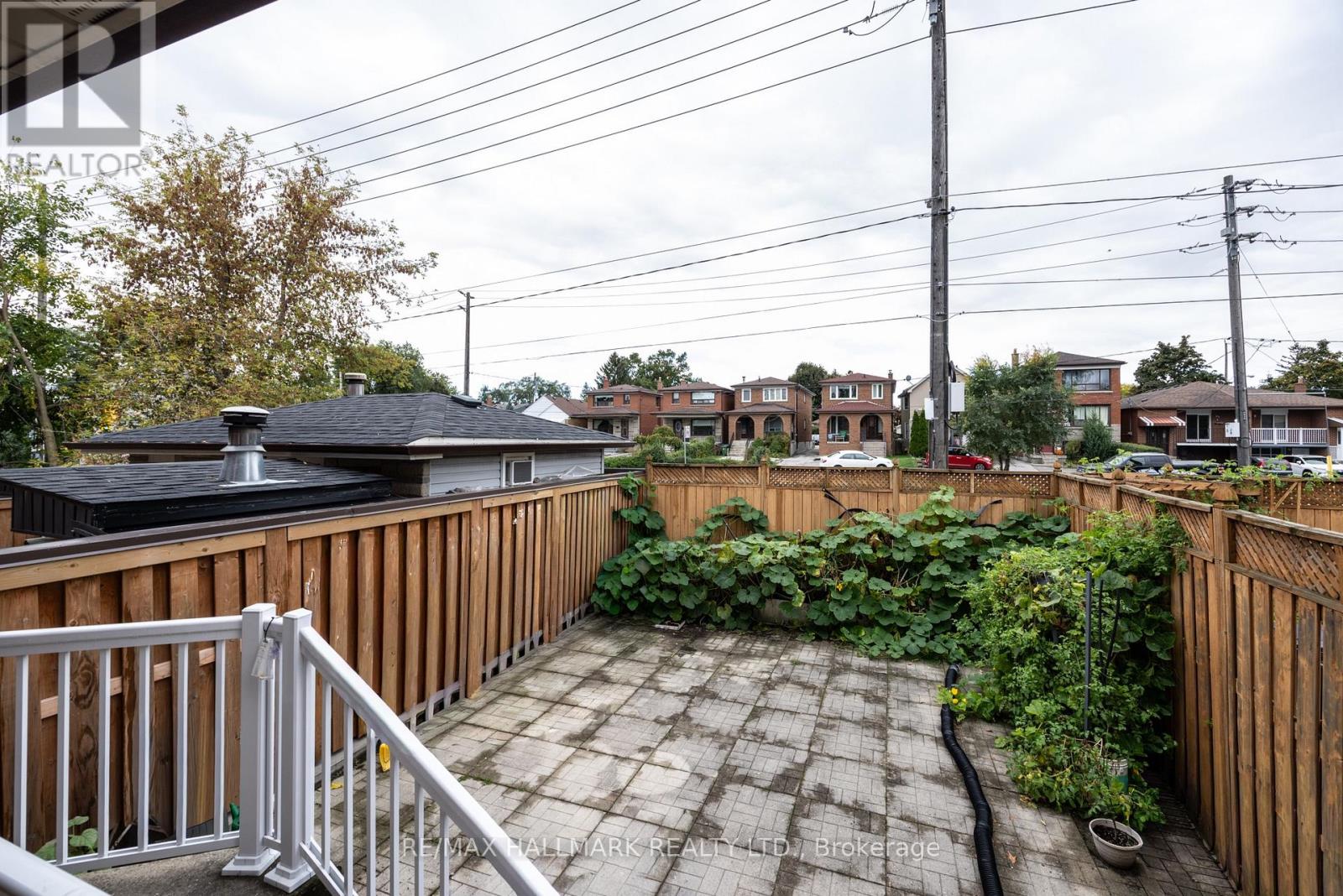12 Outlook Garden Boulevard, Toronto, Ontario  M6N 4Z4 - Photo 26 - W12477415
