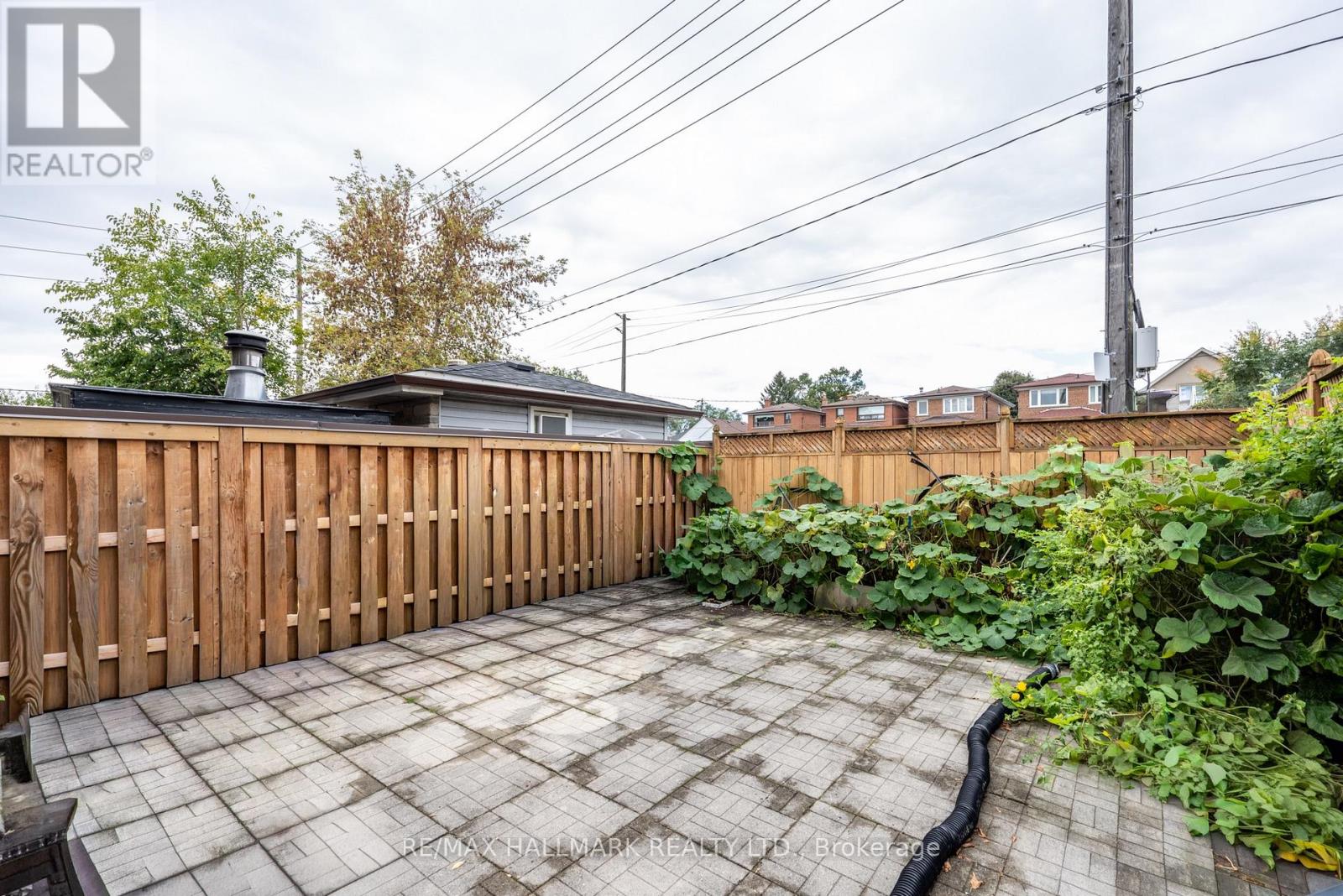 12 Outlook Garden Boulevard, Toronto, Ontario  M6N 4Z4 - Photo 27 - W12477415