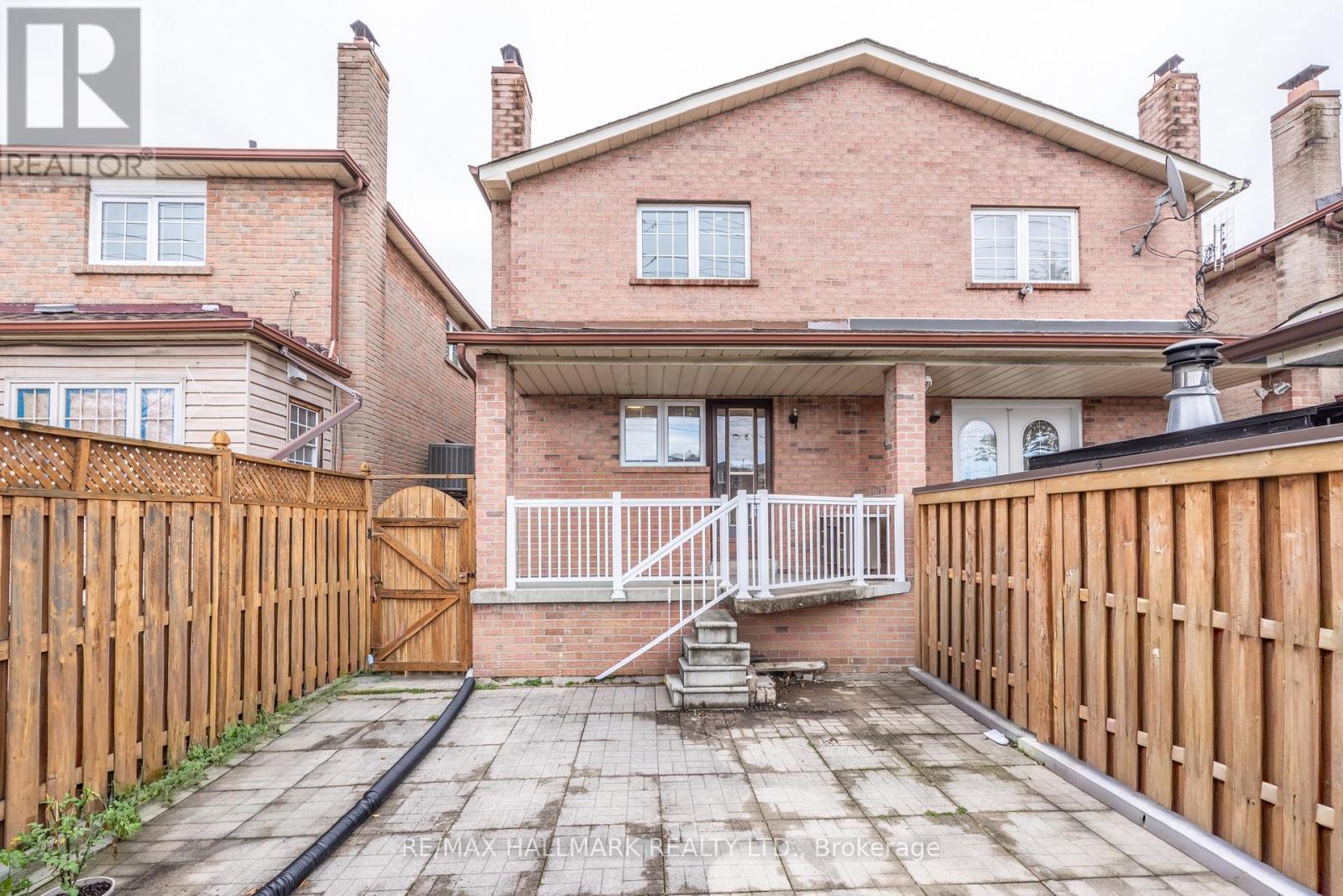 12 Outlook Garden Boulevard, Toronto, Ontario  M6N 4Z4 - Photo 28 - W12477415