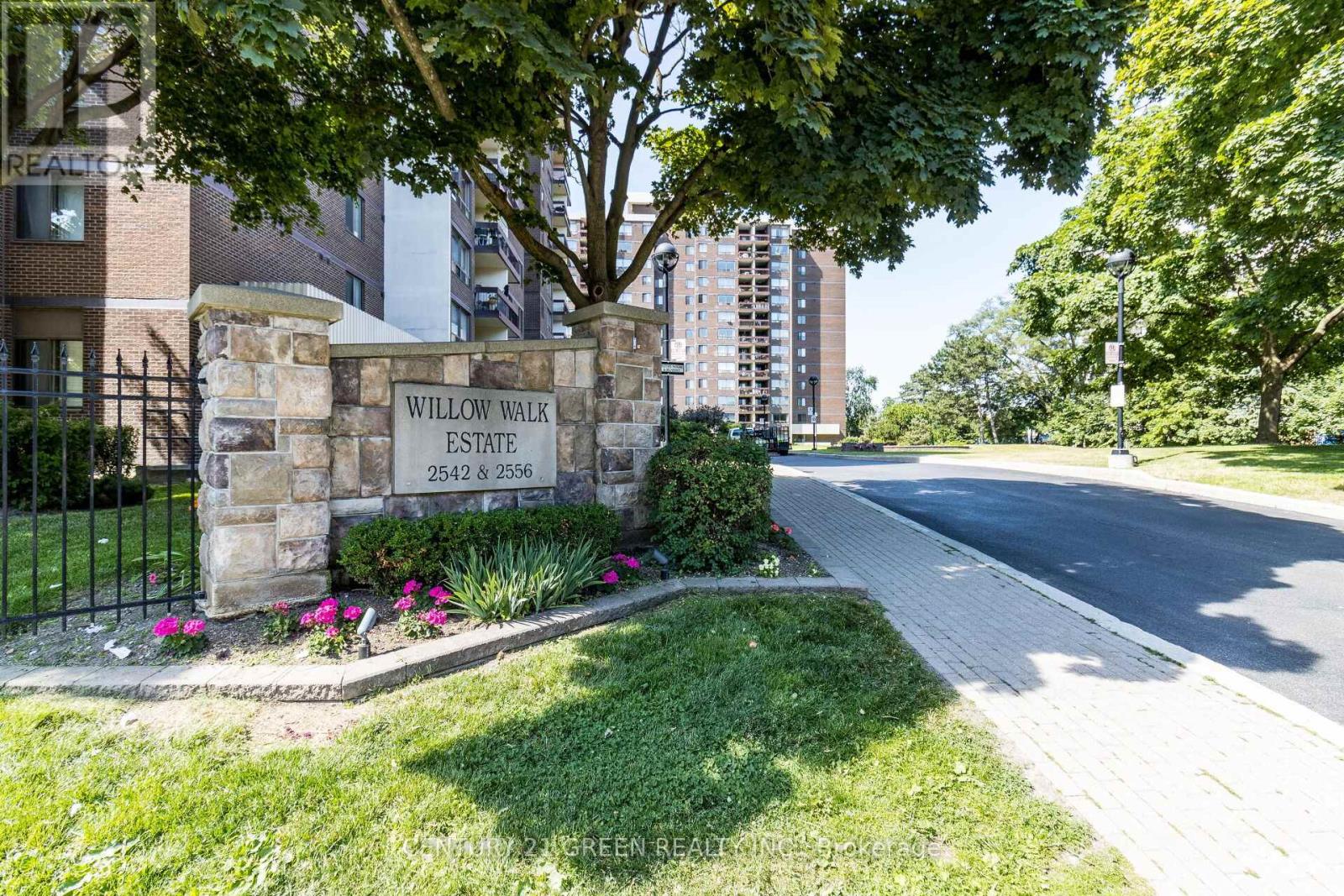 706 - 2556 Argyle Road, Mississauga, Ontario  L5B 2H6 - Photo 3 - W12477439