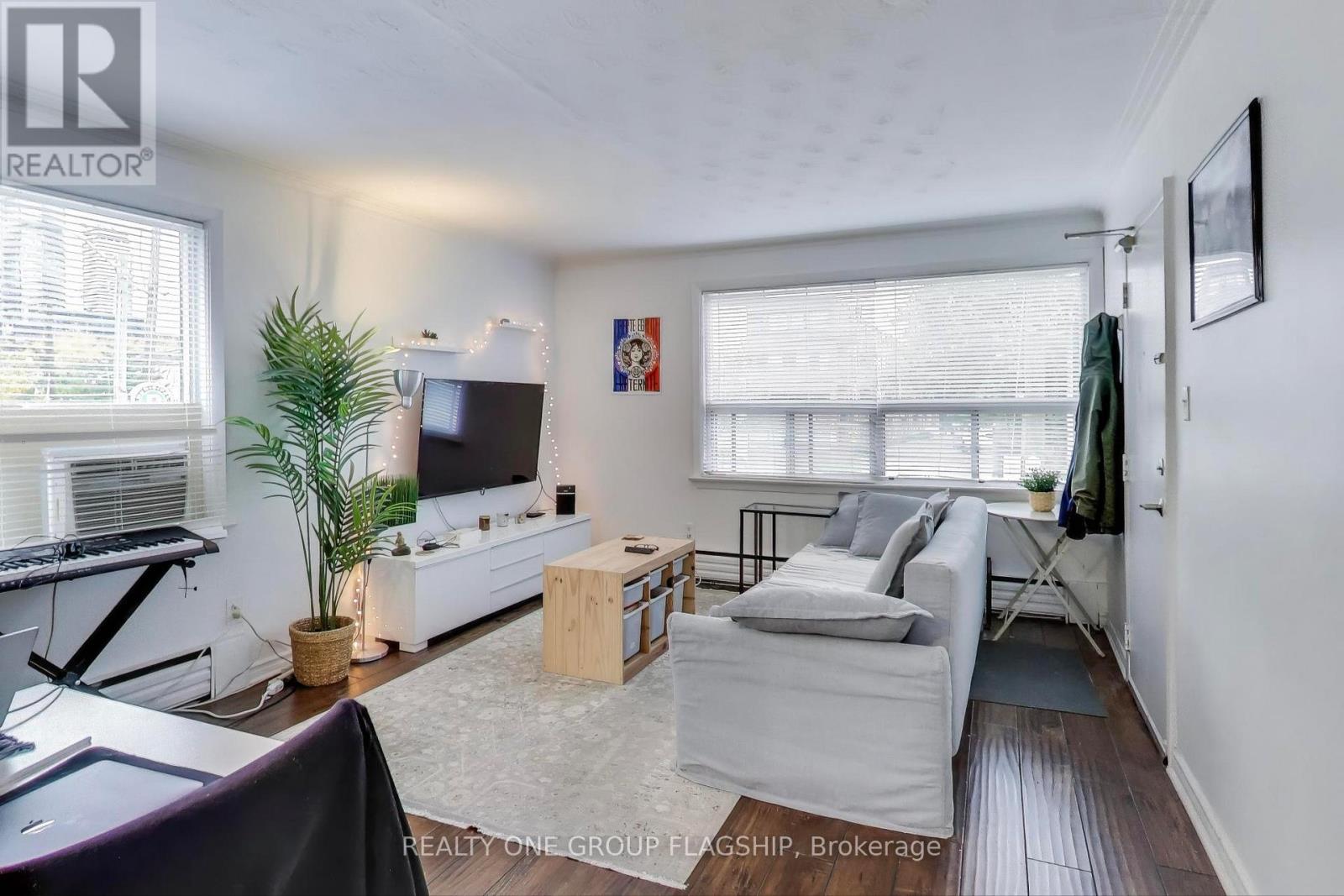 2 - 2302 Lake Shore Boulevard W, Toronto, Ontario  M8V 1B4 - Photo 4 - W12477446