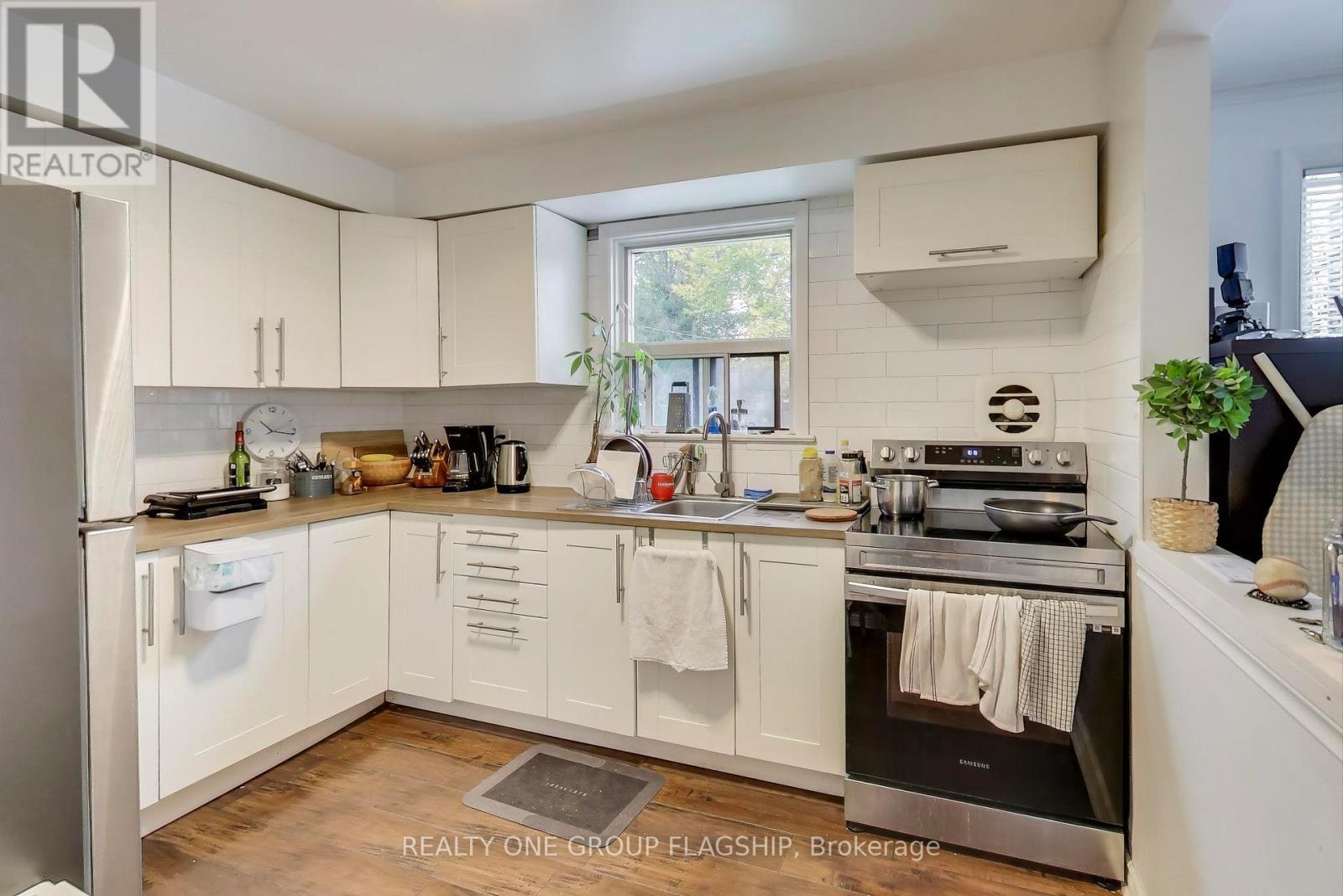 2 - 2302 Lake Shore Boulevard W, Toronto, Ontario  M8V 1B4 - Photo 7 - W12477446