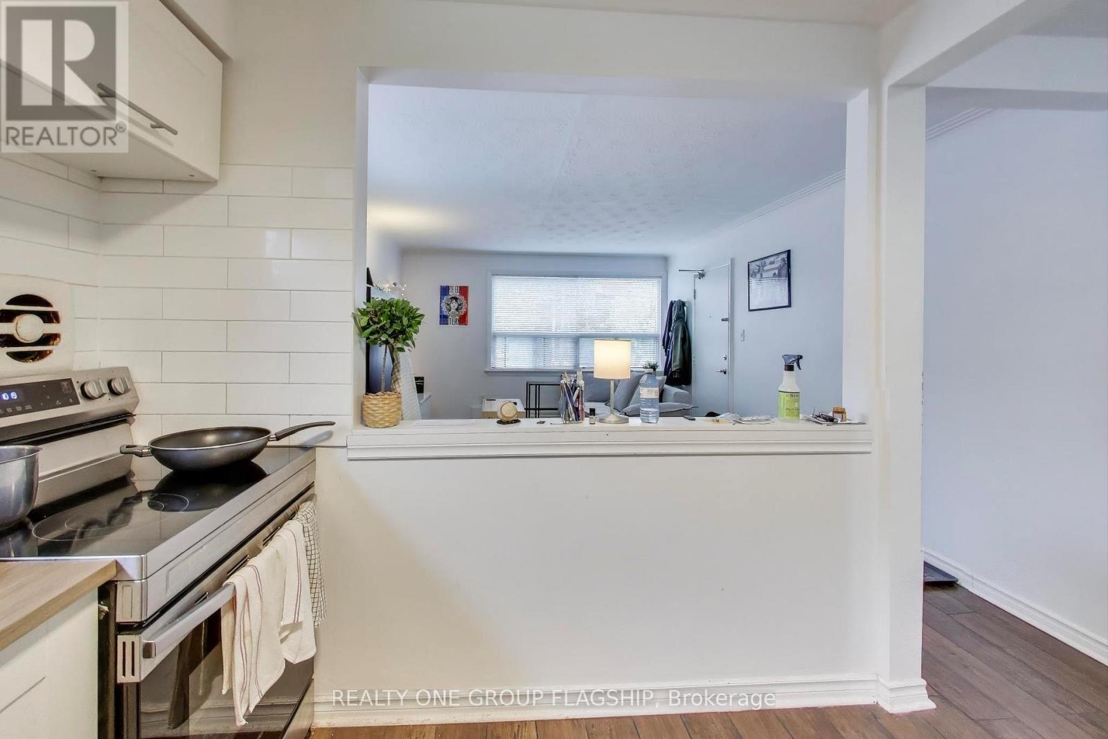 2 - 2302 Lake Shore Boulevard W, Toronto, Ontario  M8V 1B4 - Photo 8 - W12477446