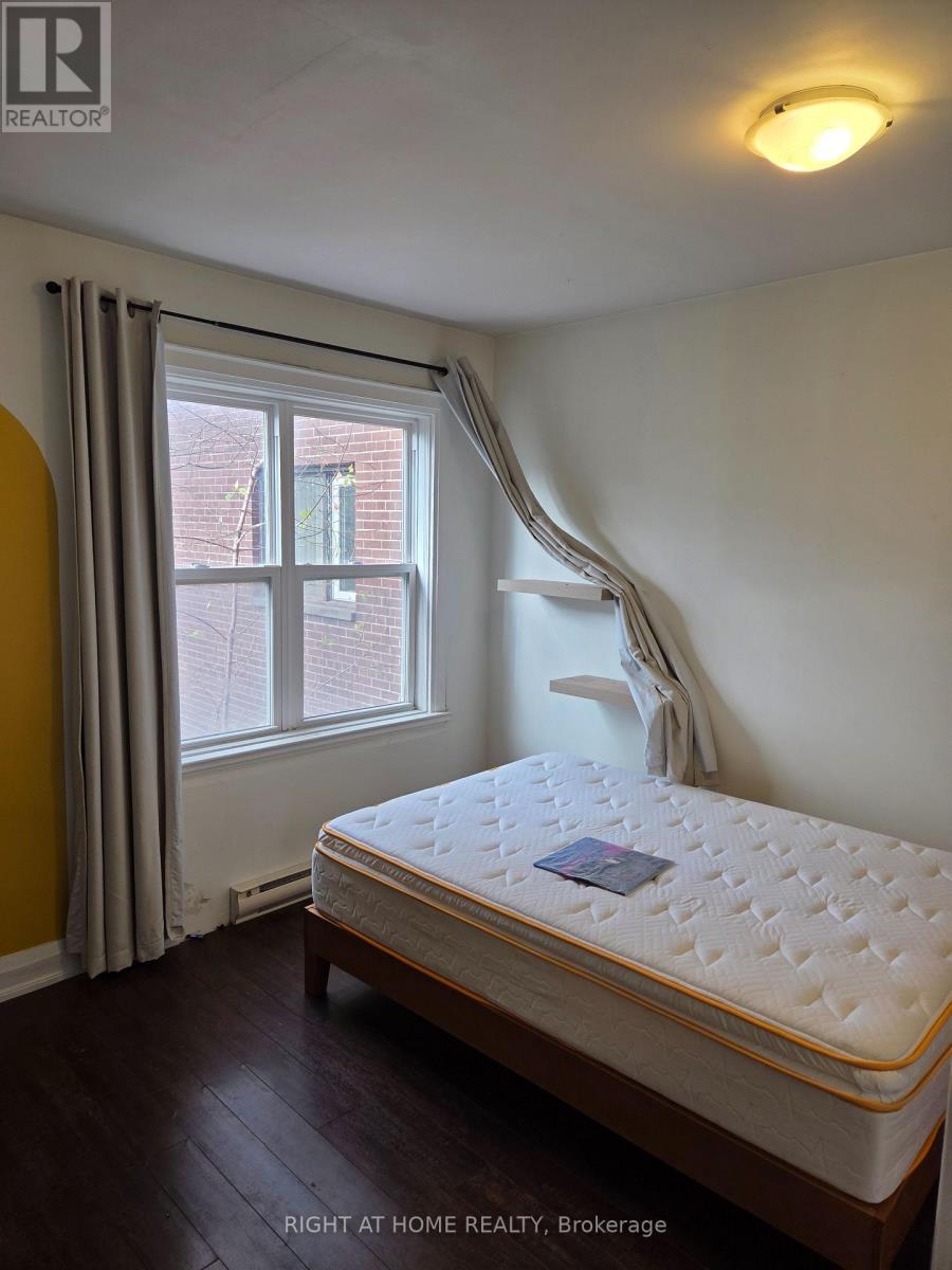 2 - 6 Stavebank Road, Mississauga, Ontario  L5G 2T4 - Photo 7 - W12477451