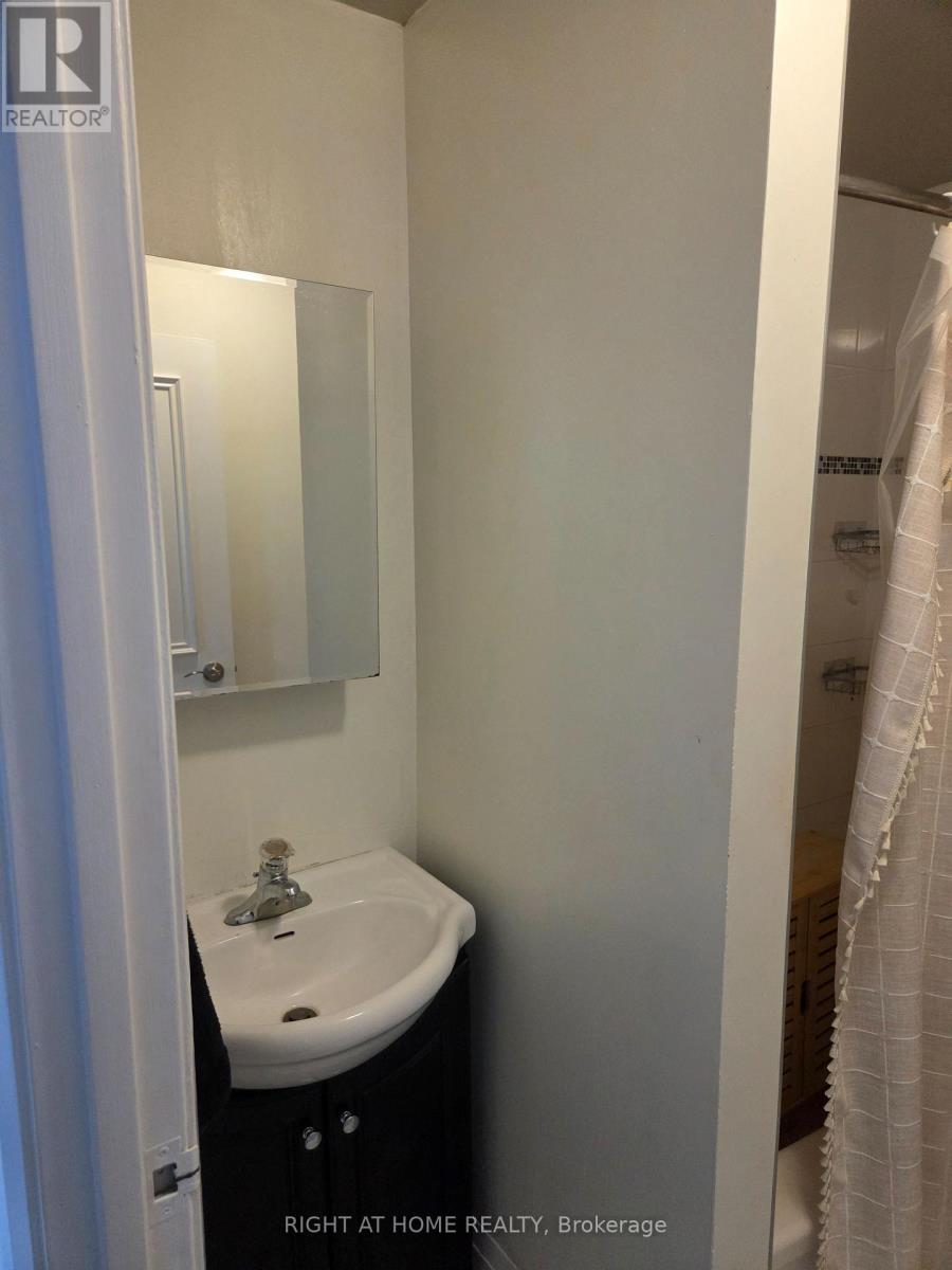 2 - 6 Stavebank Road, Mississauga, Ontario  L5G 2T4 - Photo 8 - W12477451