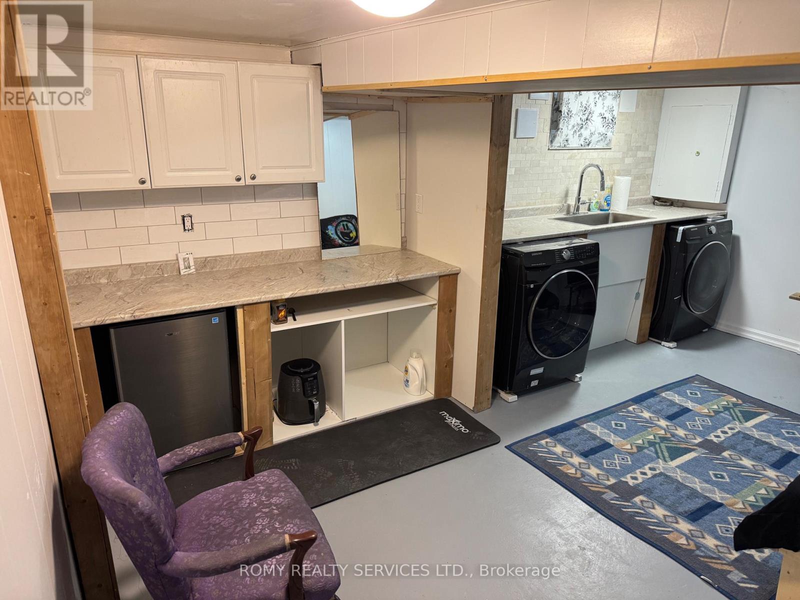 1 - 10 Grandravine Drive, Toronto, Ontario  M3J 1B1 - Photo 14 - W12477465