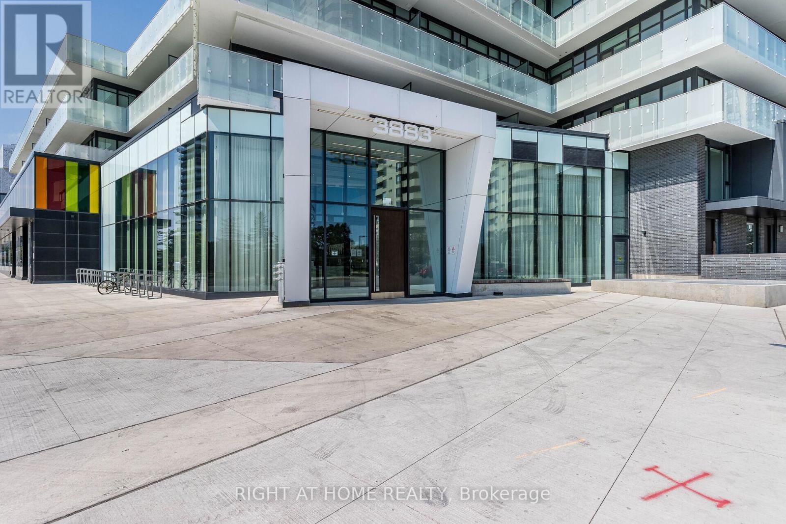 702 - 3883 Quartz Road, Mississauga, Ontario  L5B 4M6 - Photo 3 - W12477470