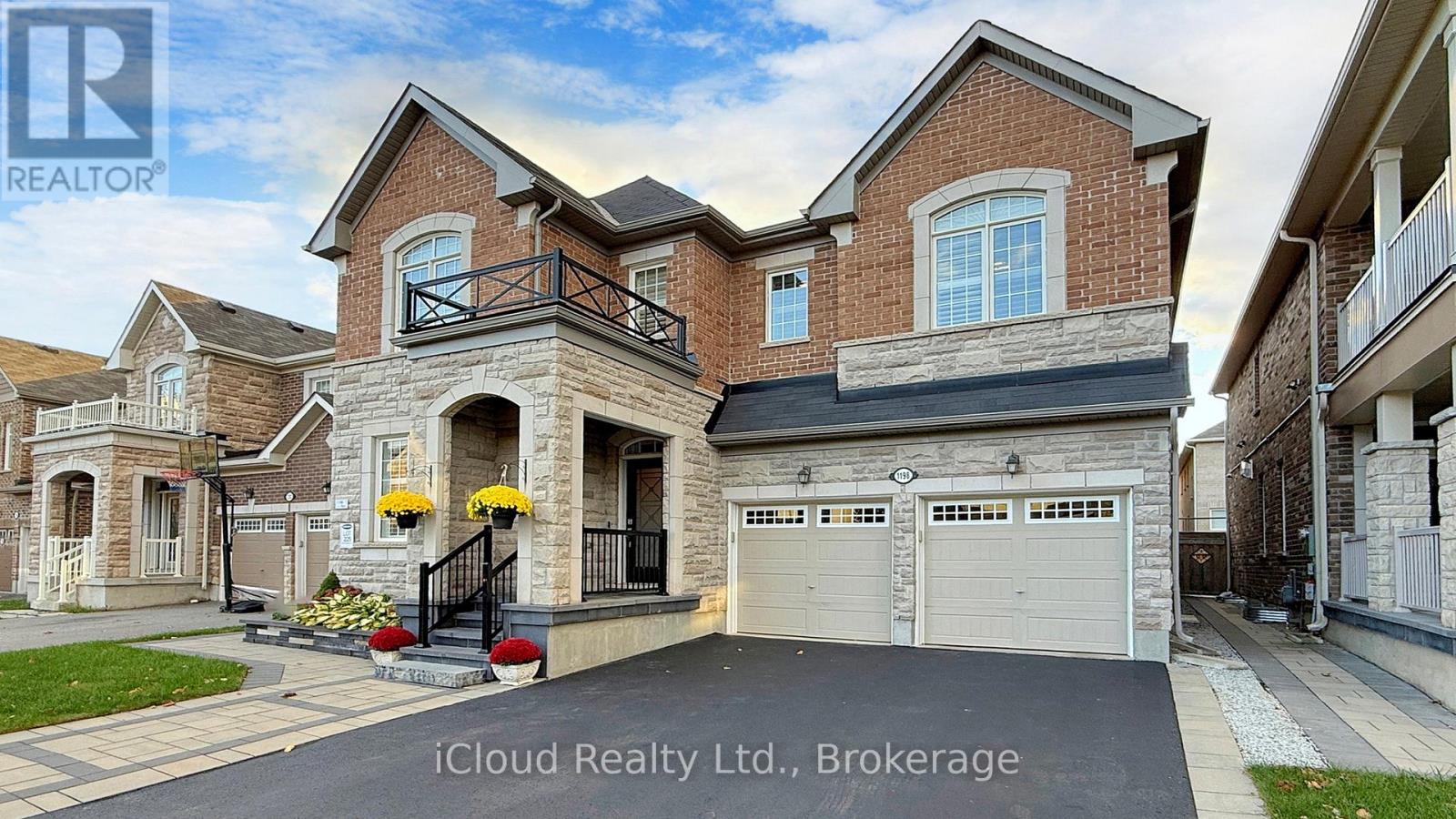 1198 Mceachern Court, Milton, Ontario  L9E 1E4 - Photo 2 - W12477508
