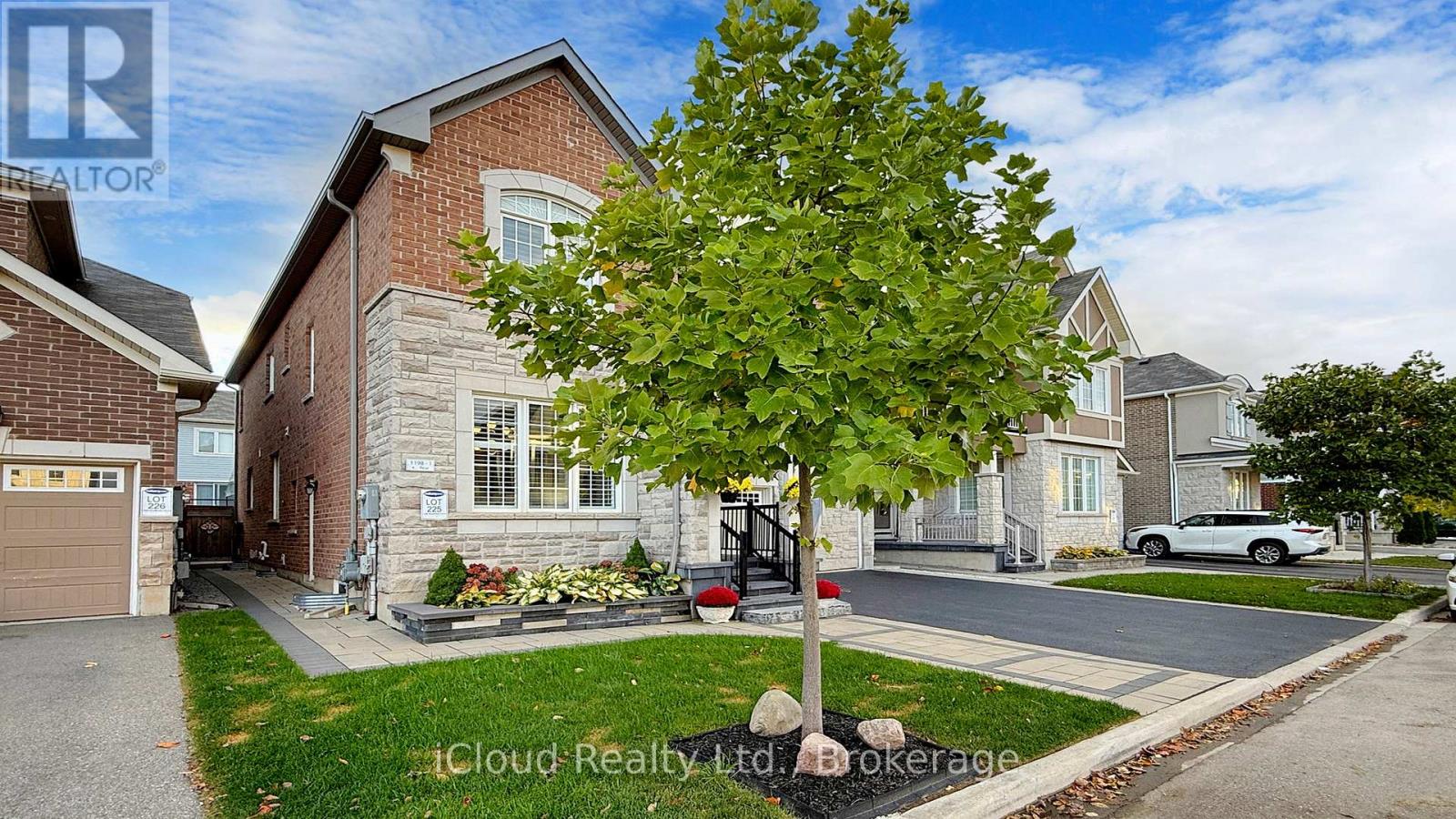 1198 Mceachern Court, Milton, Ontario  L9E 1E4 - Photo 3 - W12477508