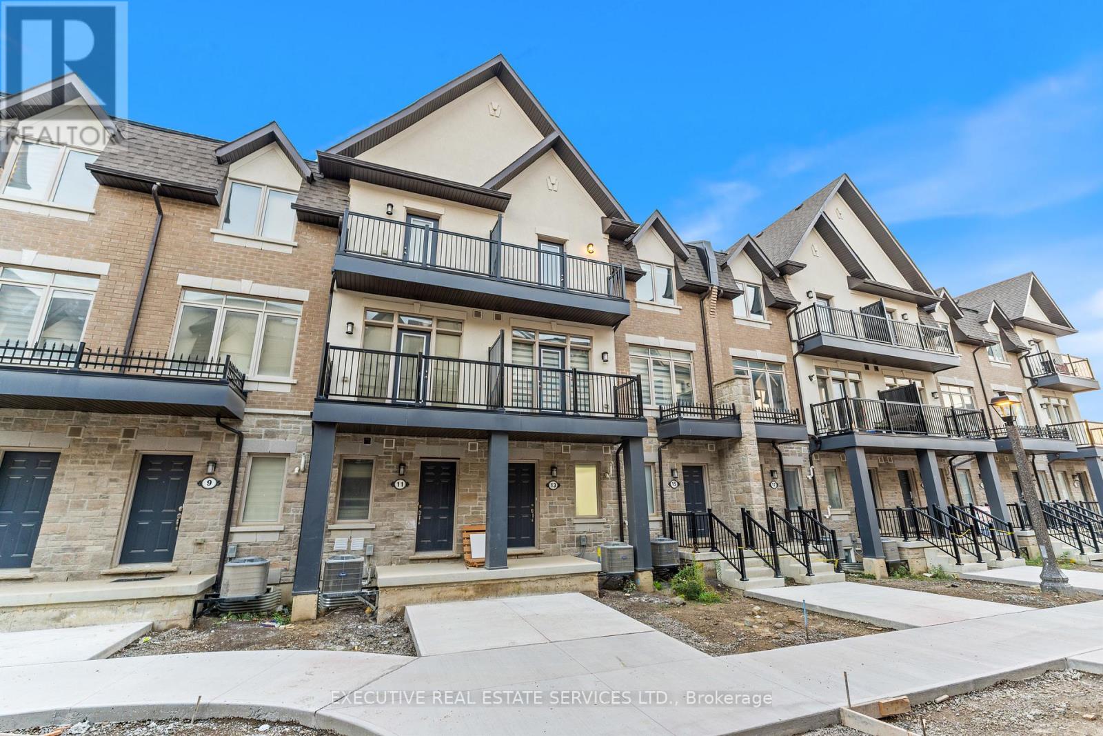 13 Ormand Terrace, Caledon, Ontario  L7C 4E5 - Photo 2 - W12477516