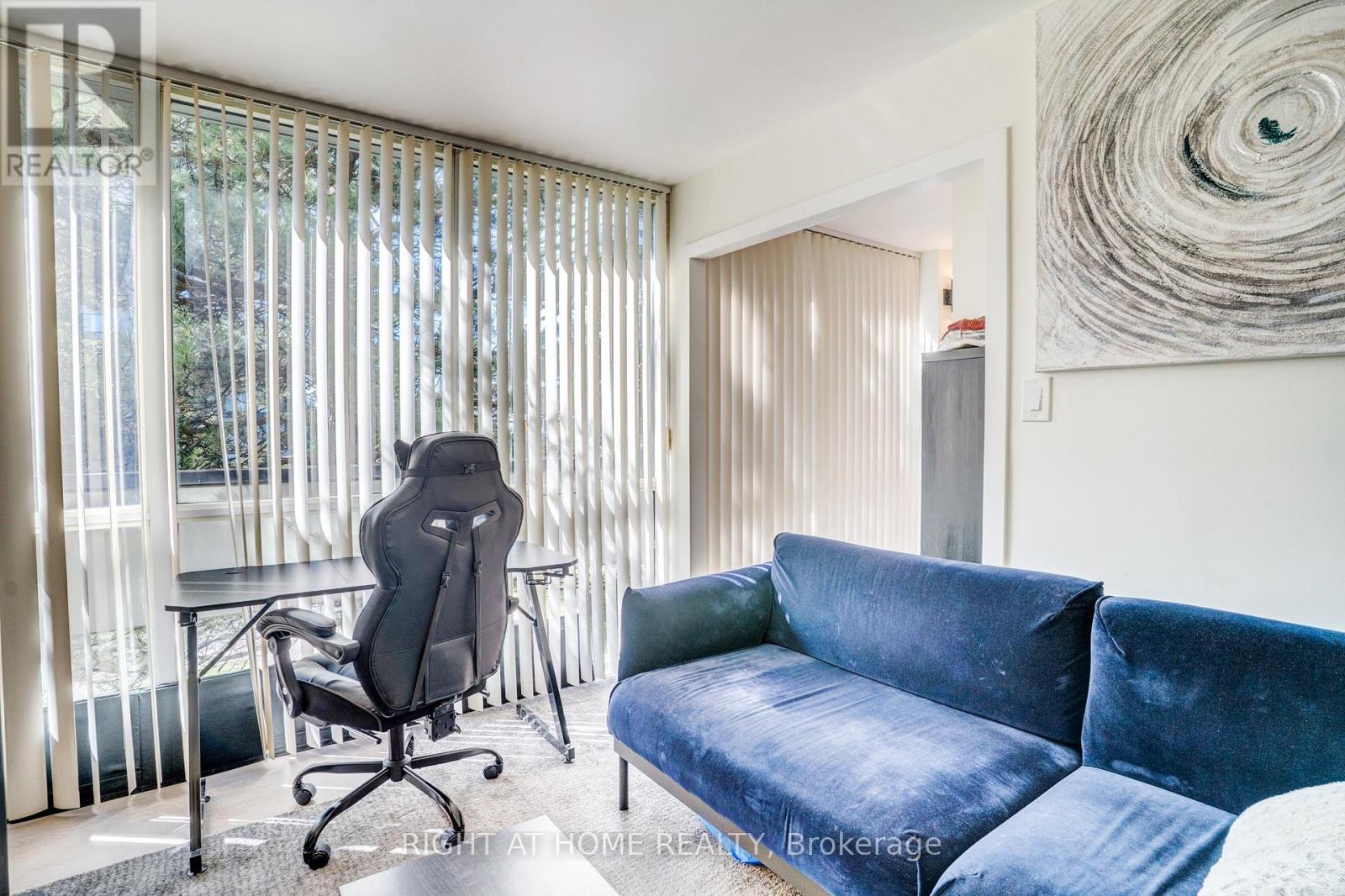 201 - 350 Webb Drive, Mississauga, Ontario  L5B 3W4 - Photo 14 - W12477519