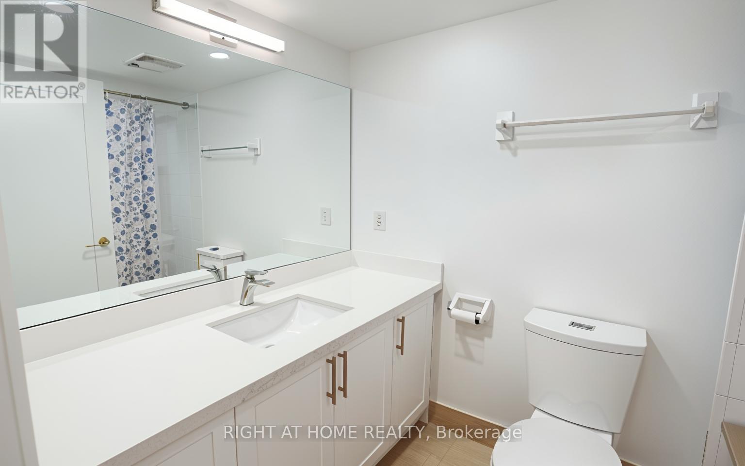 201 - 350 Webb Drive, Mississauga, Ontario  L5B 3W4 - Photo 15 - W12477519
