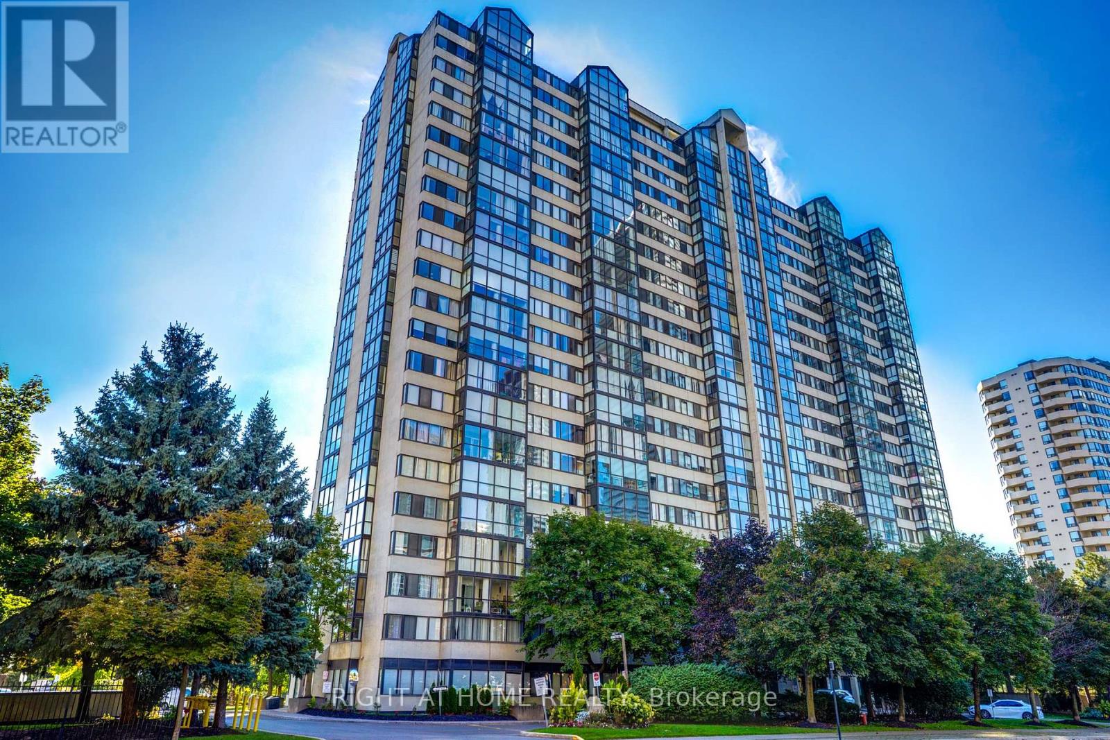201 - 350 Webb Drive, Mississauga, Ontario  L5B 3W4 - Photo 24 - W12477519