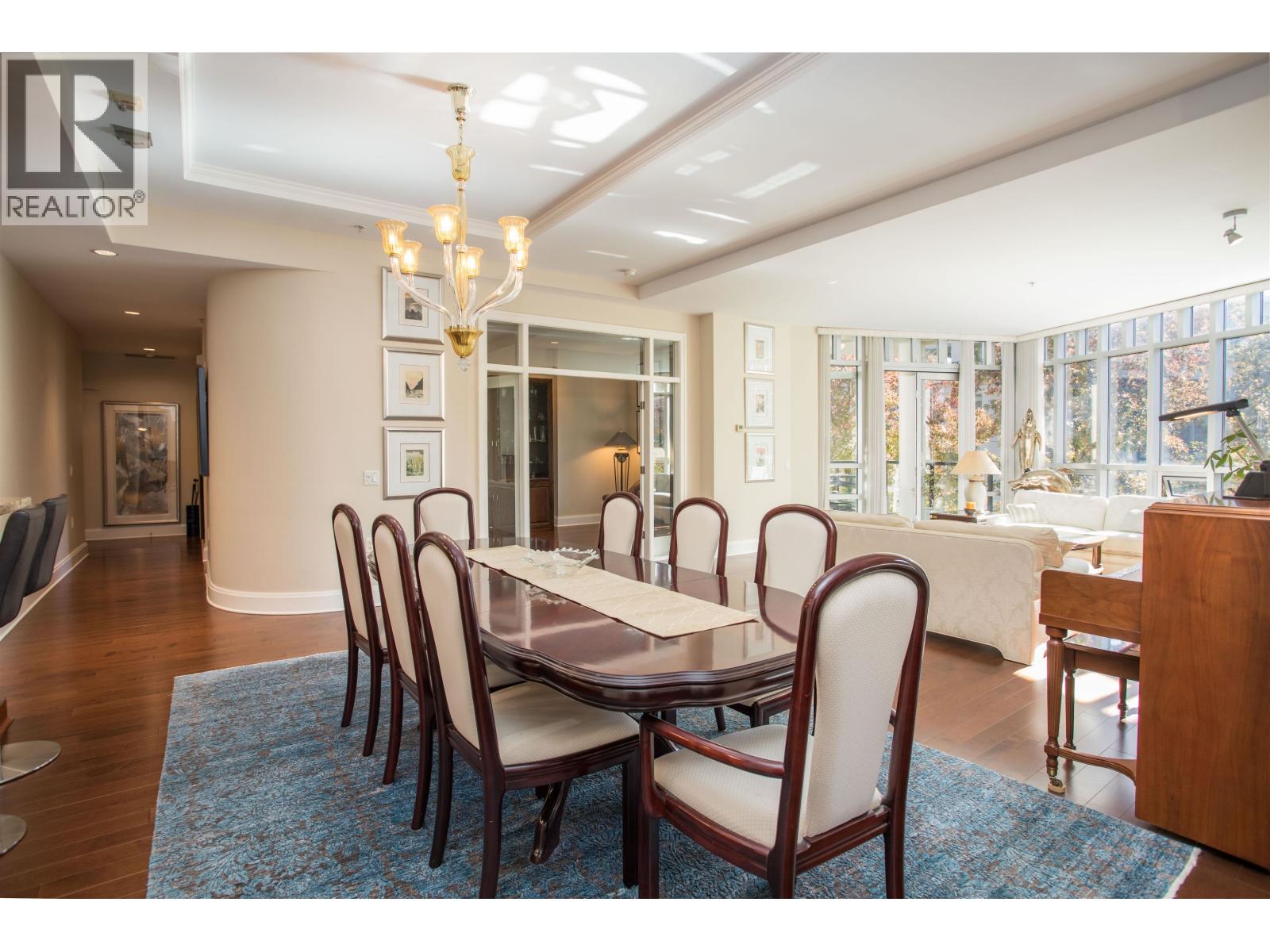 301 605 Clyde Avenue, West Vancouver, British Columbia  V7T 1C7 - Photo 10 - R3059314