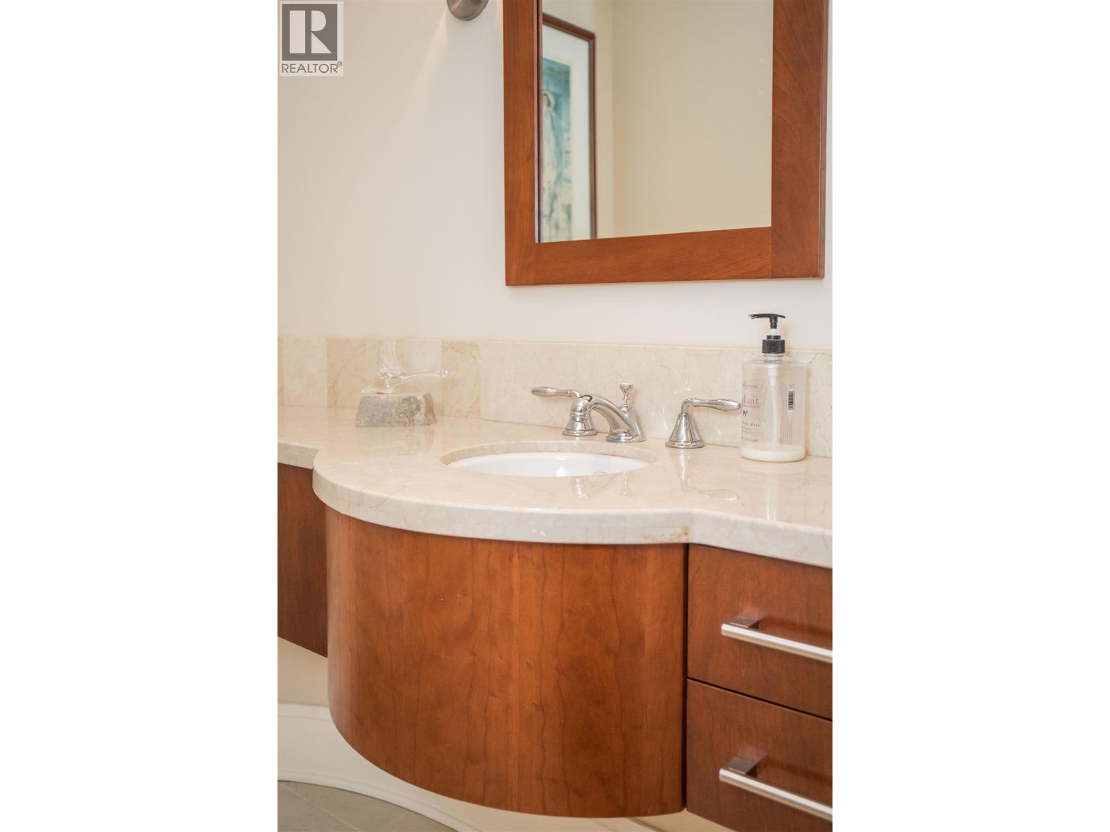 301 605 Clyde Avenue, West Vancouver, British Columbia  V7T 1C7 - Photo 23 - R3059314