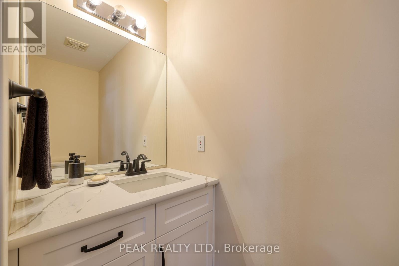 217 North Street E, Tillsonburg, Ontario  N4G 1B8 - Photo 32 - X12477374