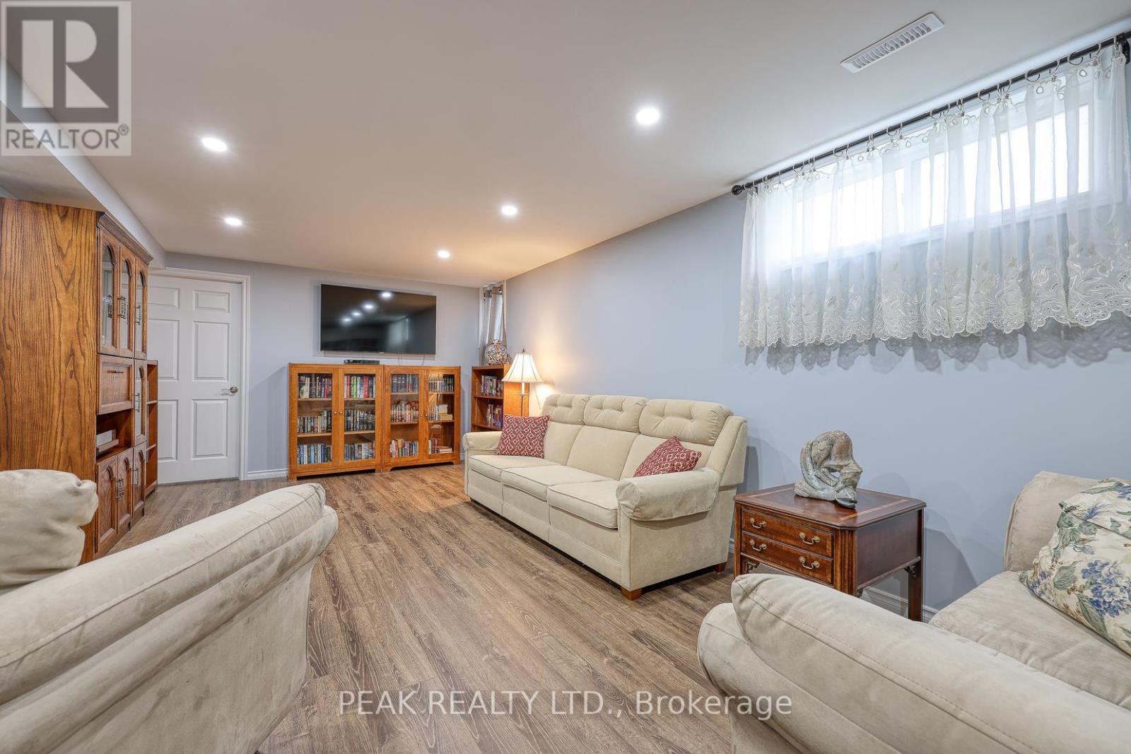 217 North Street E, Tillsonburg, Ontario  N4G 1B8 - Photo 39 - X12477374