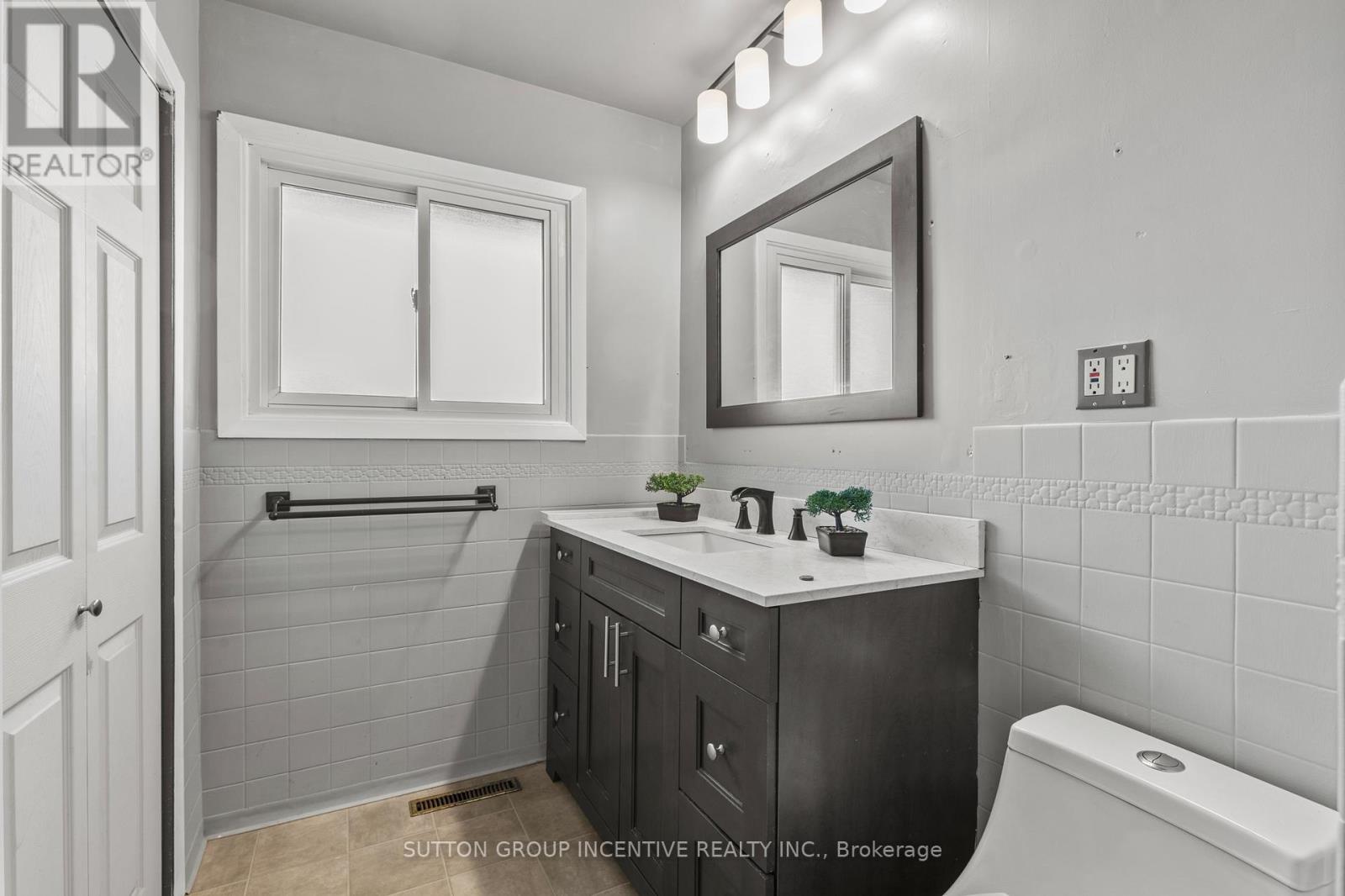 2 Hendershot Avenue, Welland, Ontario  L3B 1G9 - Photo 23 - X12477427