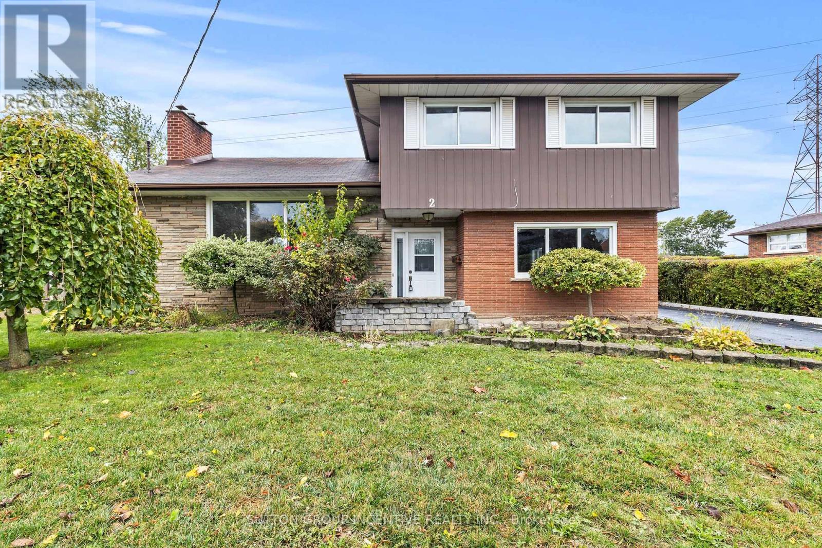 2 Hendershot Avenue, Welland, Ontario  L3B 1G9 - Photo 3 - X12477427