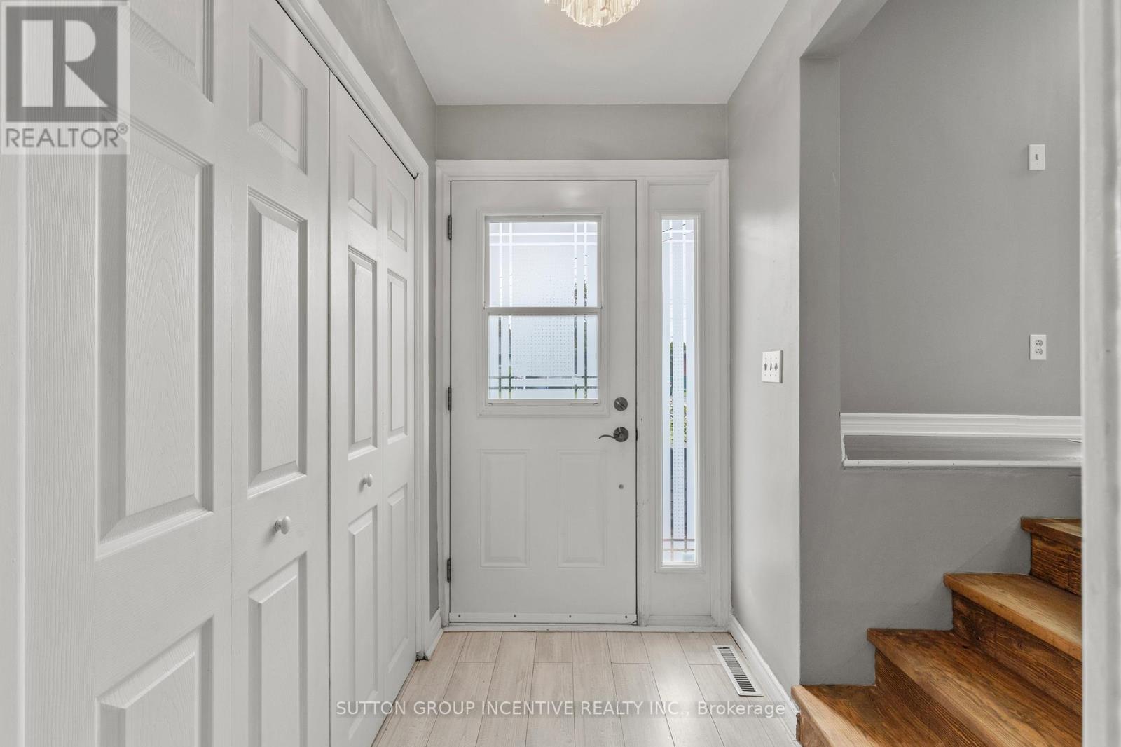 2 Hendershot Avenue, Welland, Ontario  L3B 1G9 - Photo 5 - X12477427