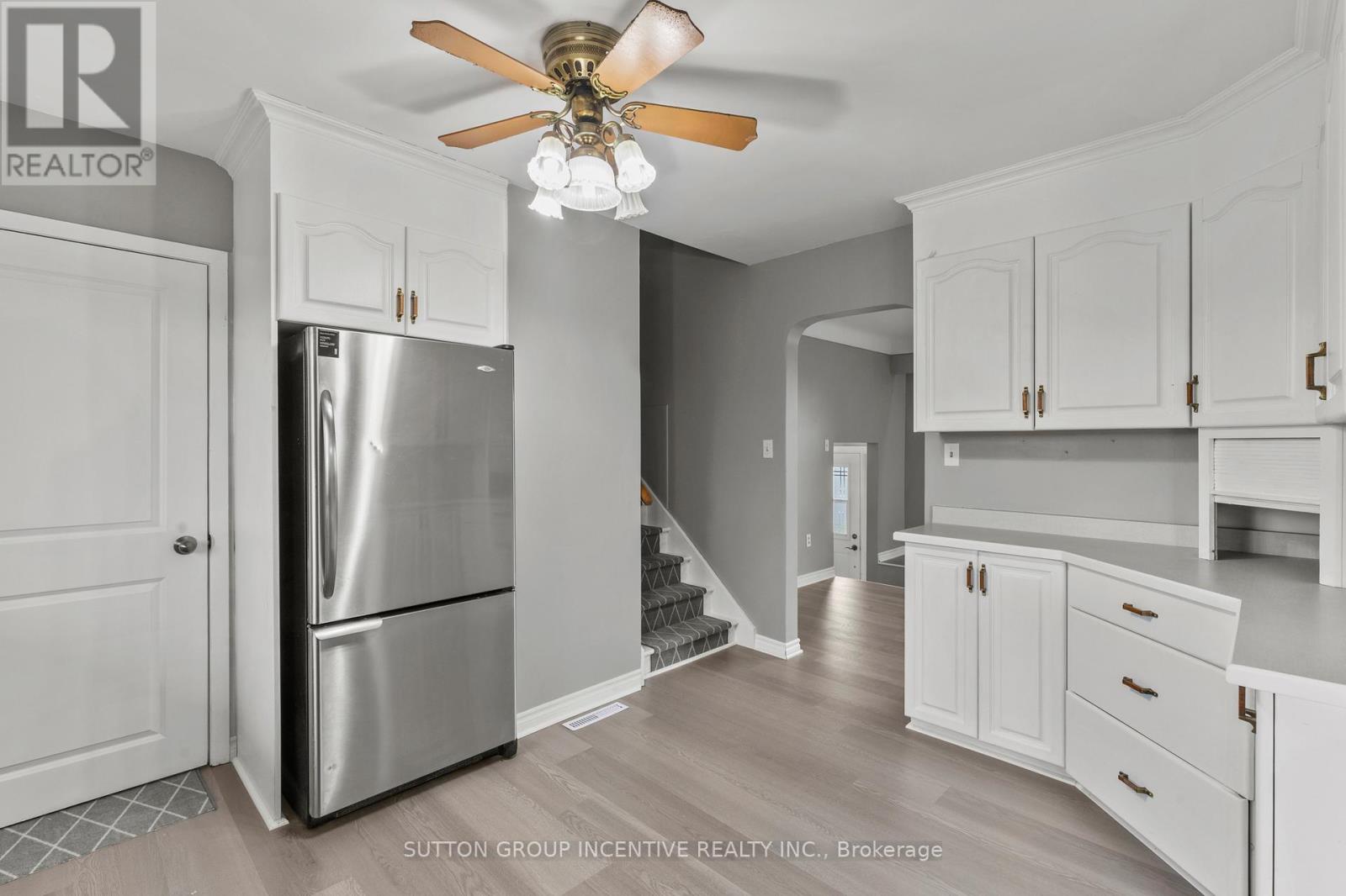 2 Hendershot Avenue, Welland, Ontario  L3B 1G9 - Photo 9 - X12477427