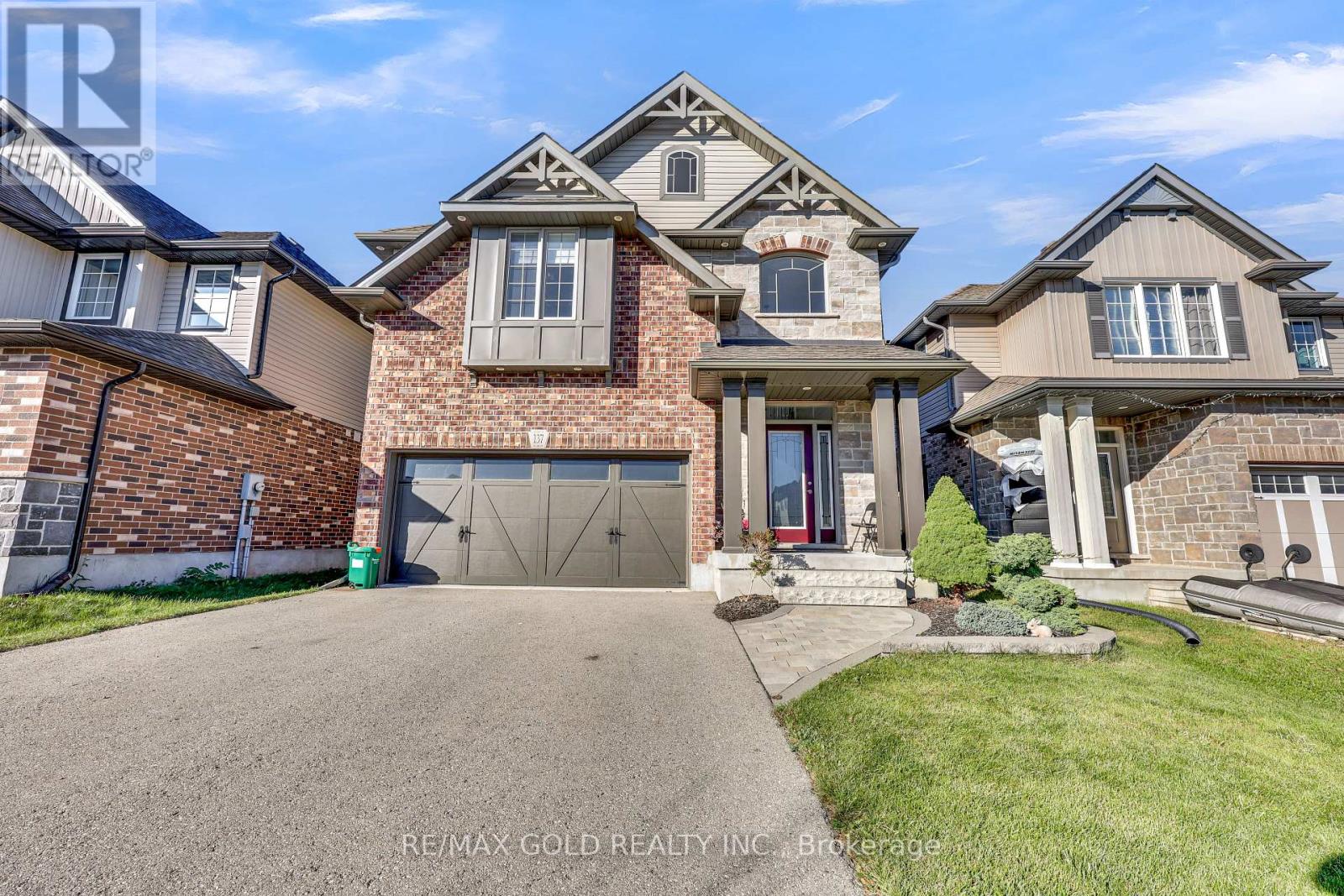 137 Passchendaele Street, Woodstock, Ontario  N0J 1M0 - Photo 1 - X12477440