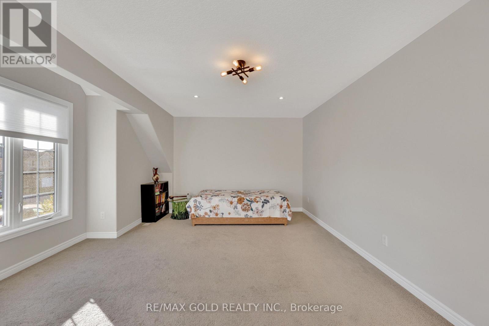 137 Passchendaele Street, Woodstock, Ontario  N0J 1M0 - Photo 34 - X12477440