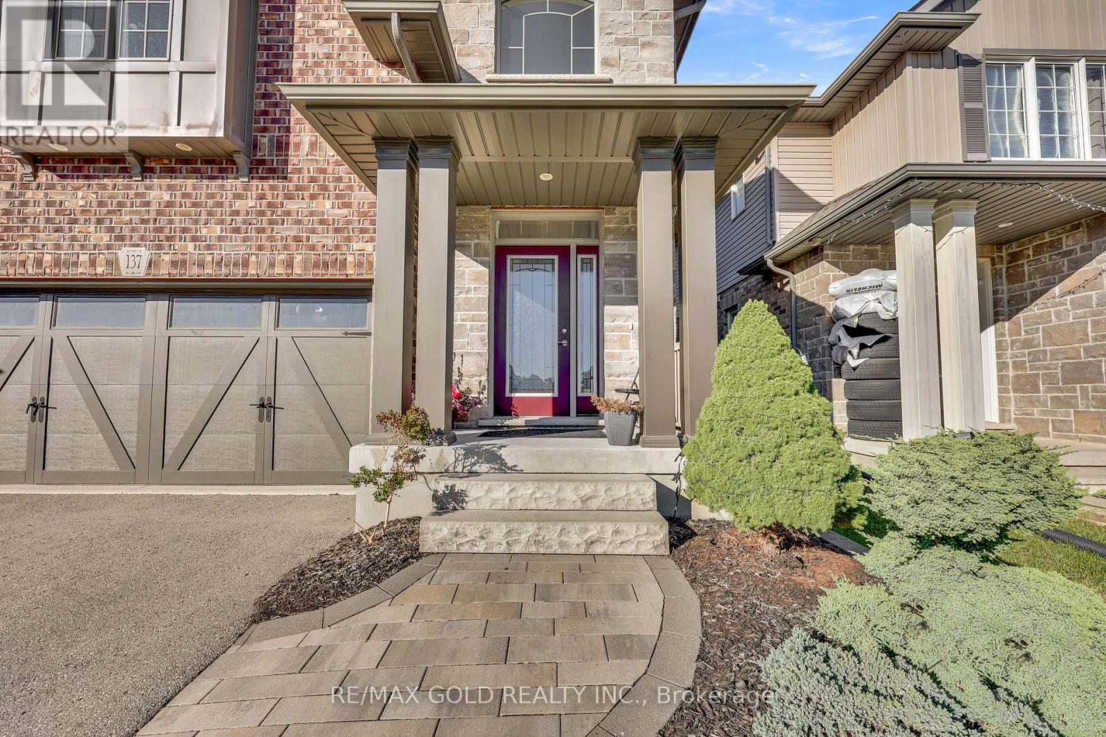 137 Passchendaele Street, Woodstock, Ontario  N0J 1M0 - Photo 4 - X12477440
