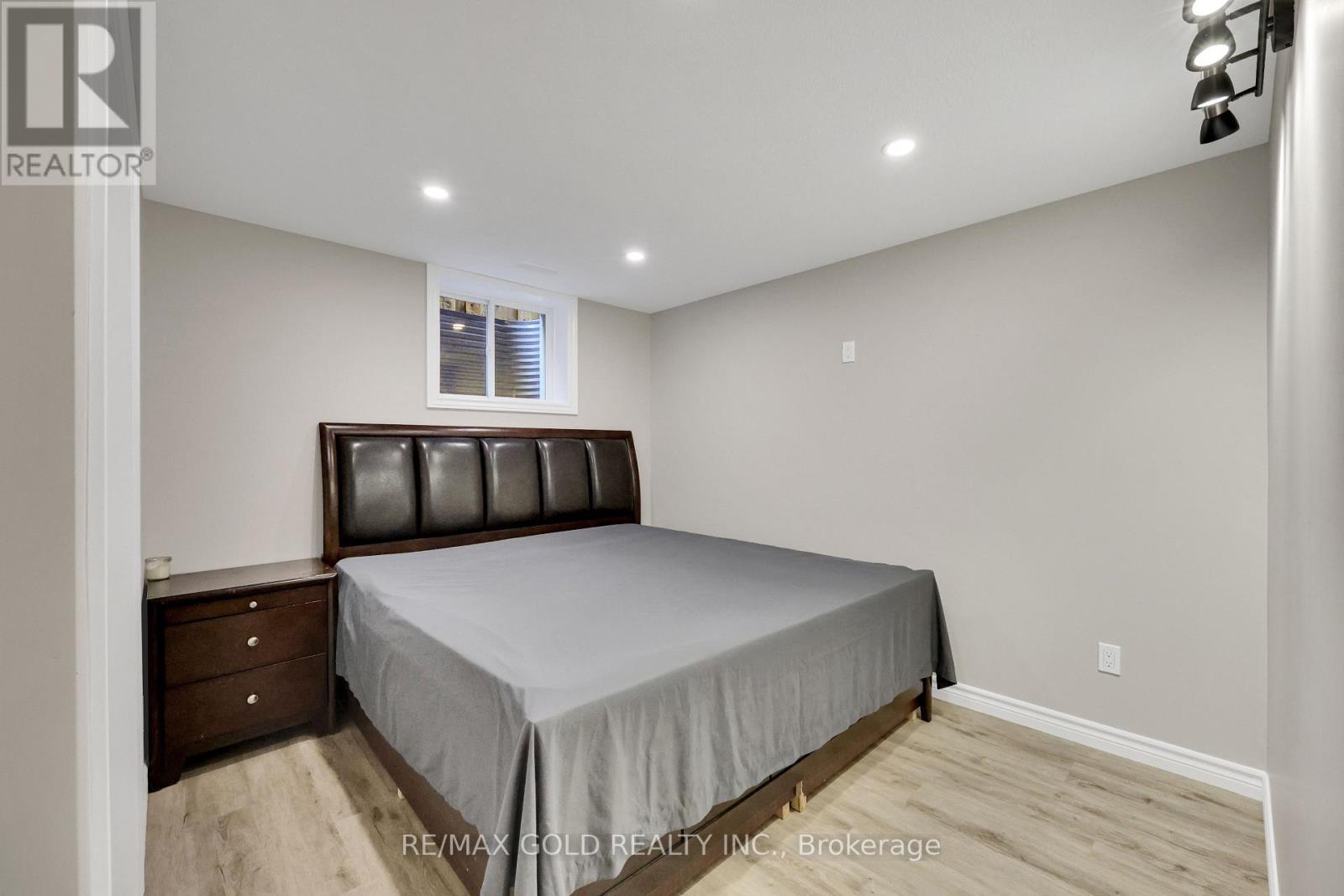 137 Passchendaele Street, Woodstock, Ontario  N0J 1M0 - Photo 43 - X12477440