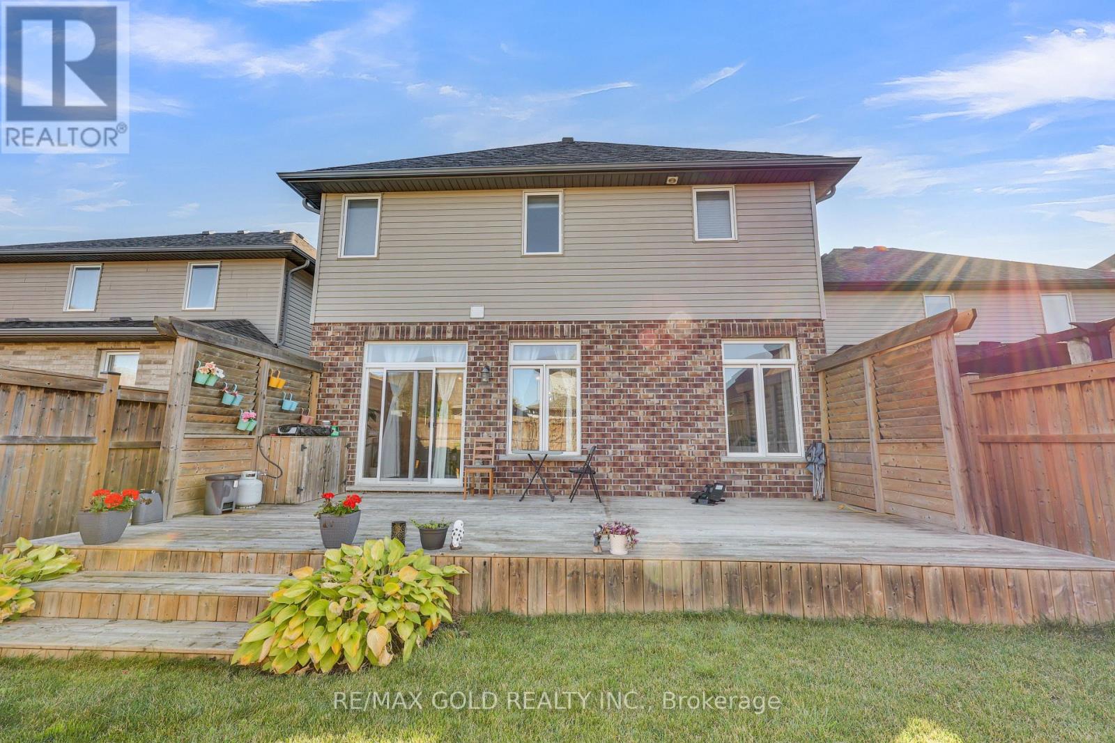 137 Passchendaele Street, Woodstock, Ontario  N0J 1M0 - Photo 44 - X12477440