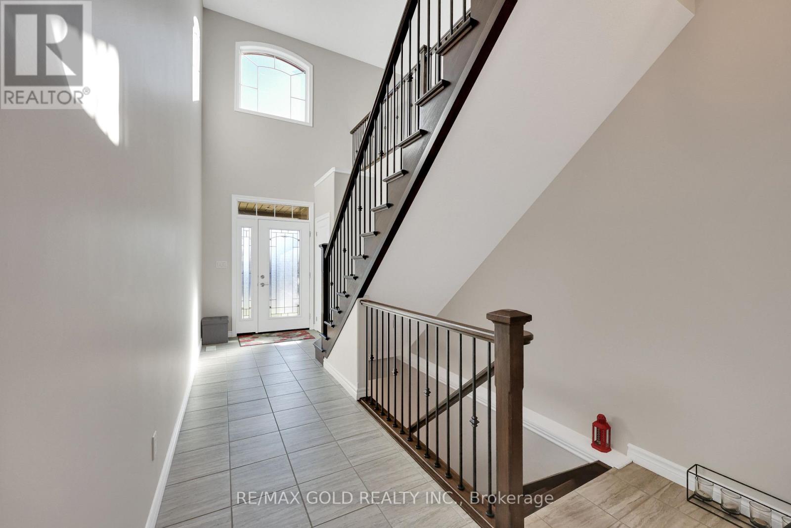 137 Passchendaele Street, Woodstock, Ontario  N0J 1M0 - Photo 8 - X12477440