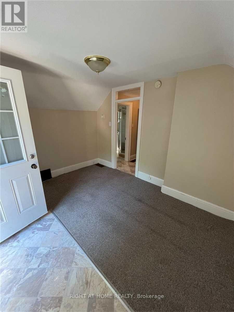 4287 Queen  (Upper Unit ) Street, Lincoln, Ontario  L0R 1B0 - Photo 10 - X12477467