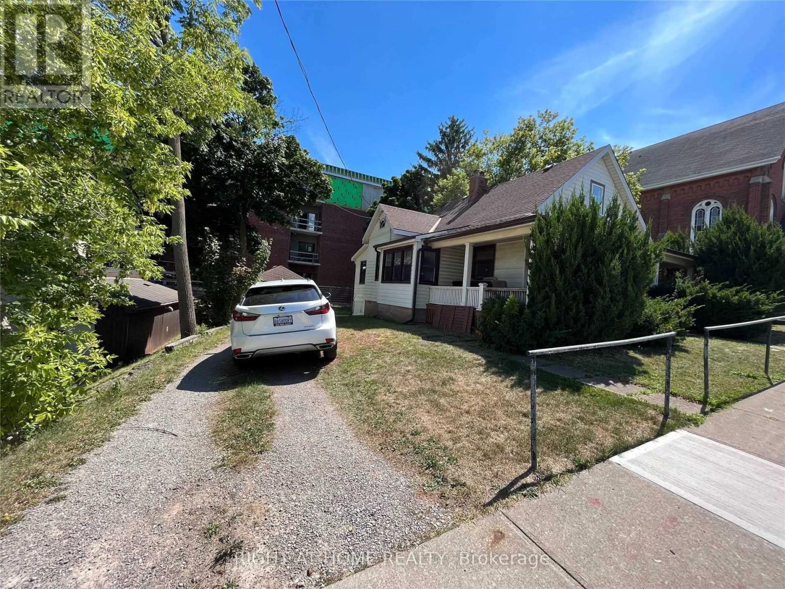 4287 Queen  (Upper Unit ) Street, Lincoln, Ontario  L0R 1B0 - Photo 11 - X12477467