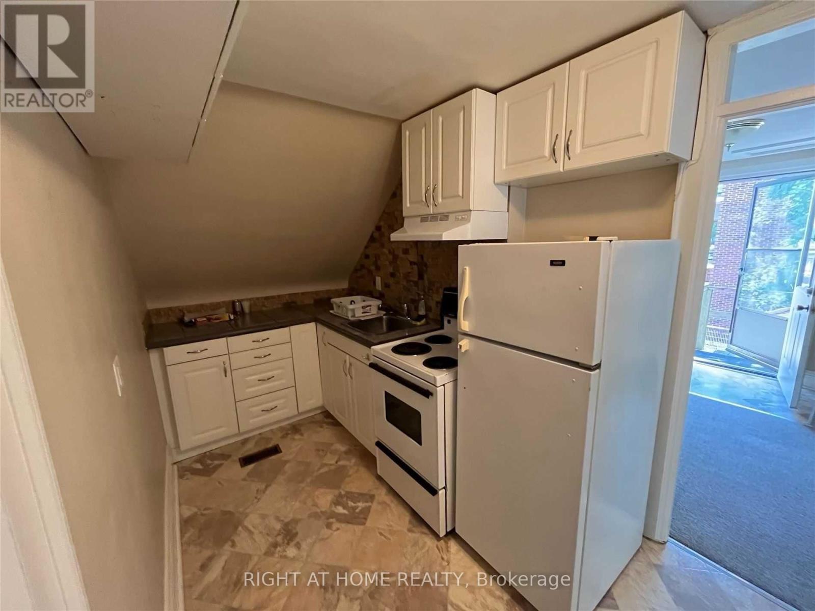 4287 Queen  (Upper Unit ) Street, Lincoln, Ontario  L0R 1B0 - Photo 6 - X12477467