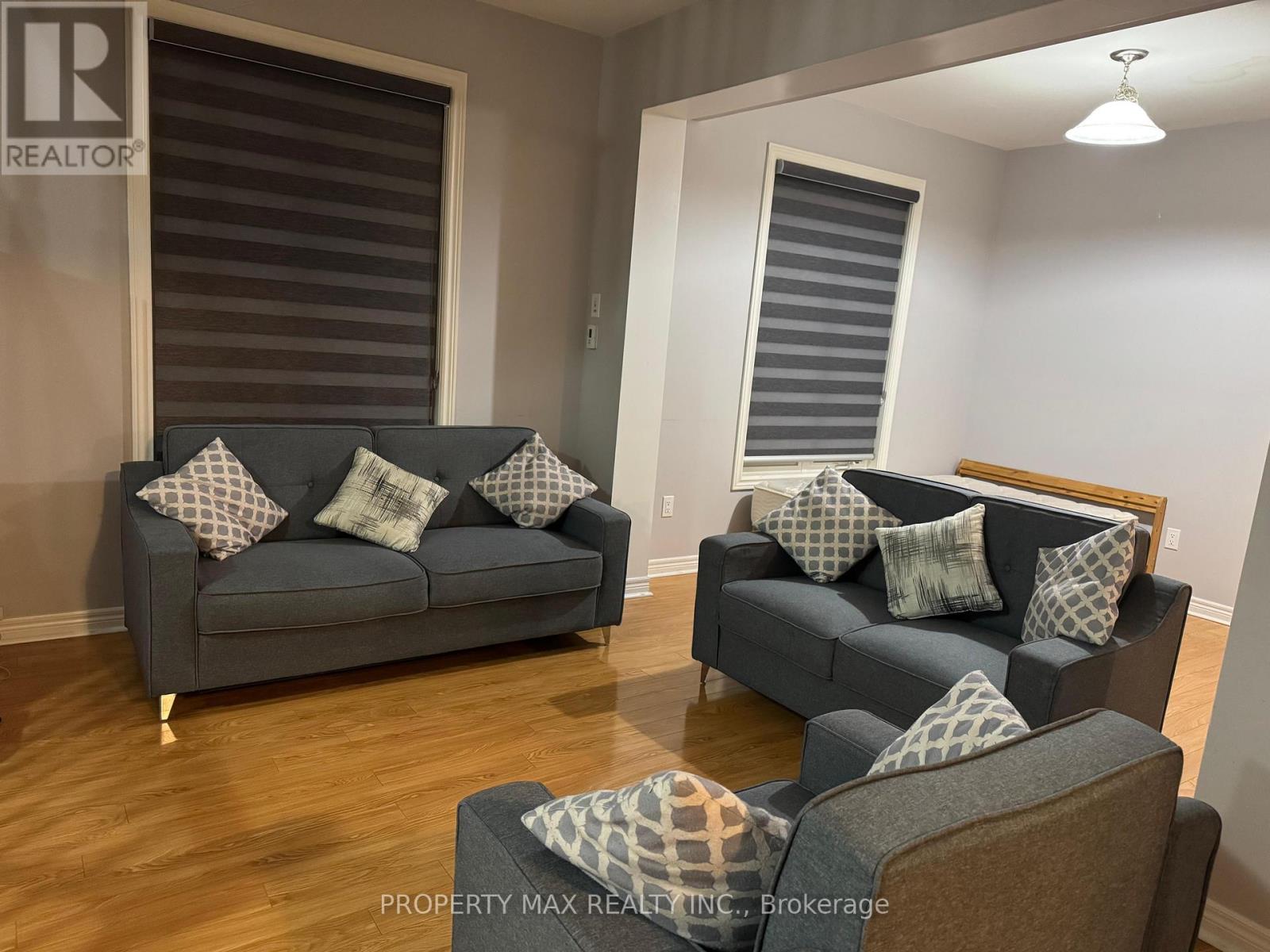 6447 Connor Crescent N, Niagara Falls, Ontario  L2H 0C7 - Photo 5 - X12477485