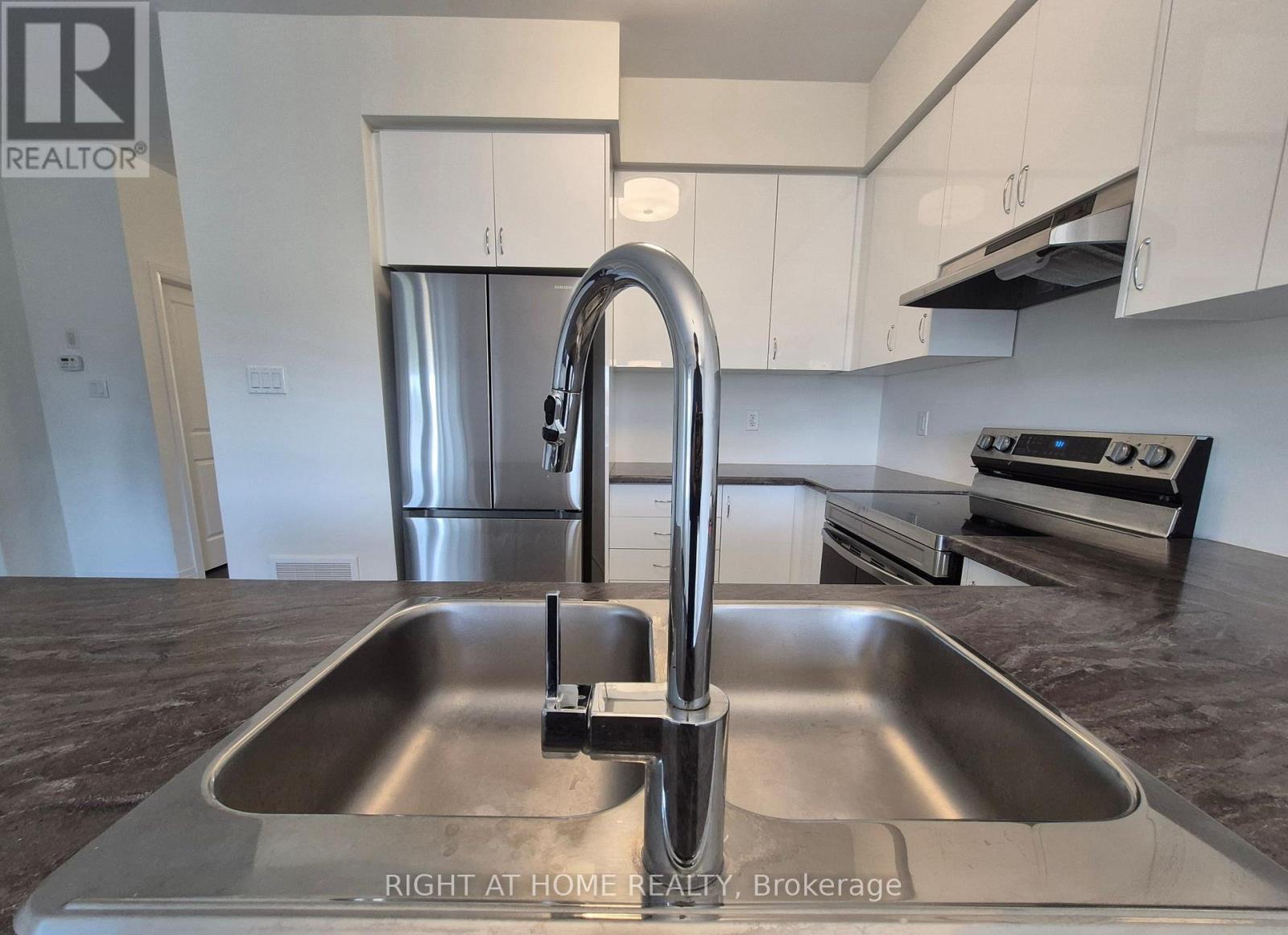 47 George Brier Drive W, Brant, Ontario  N3L 0L8 - Photo 4 - X12477491