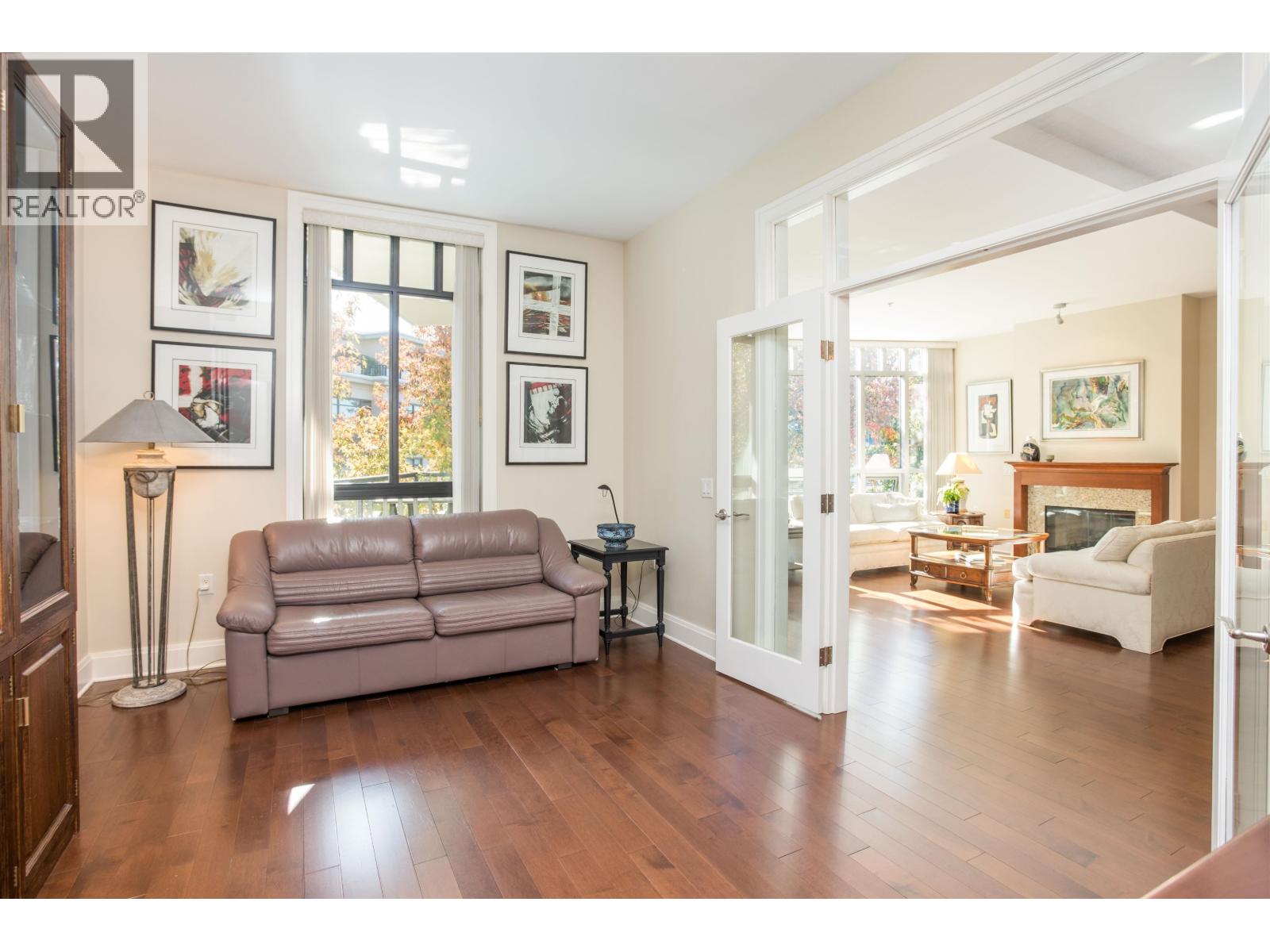 301 605 Clyde Avenue, West Vancouver, British Columbia  V7T 1C7 - Photo 11 - R3059314